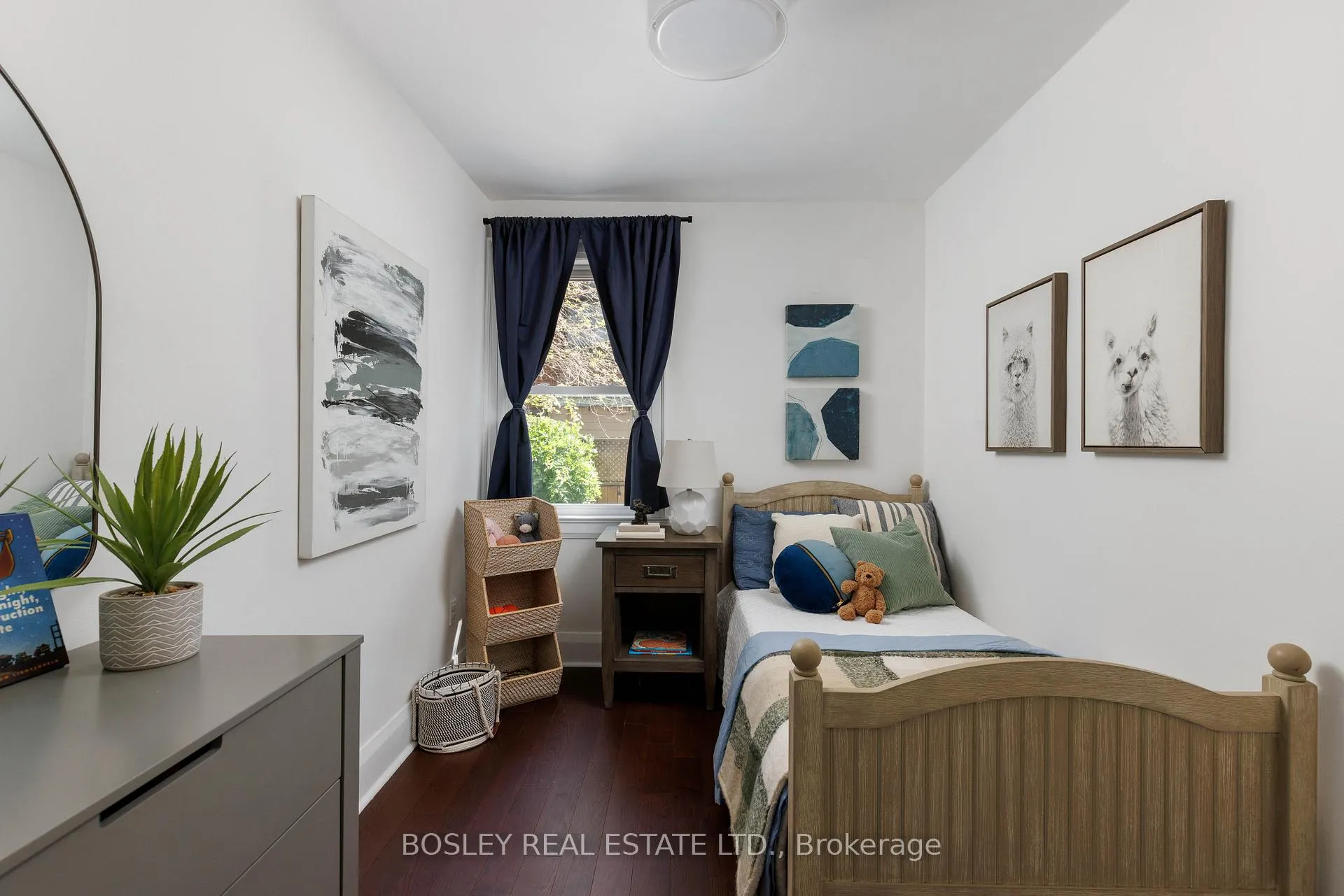 Photo 10 of 249 Gainsborough Road, Toronto, Woodbine Corridor — HOMEH