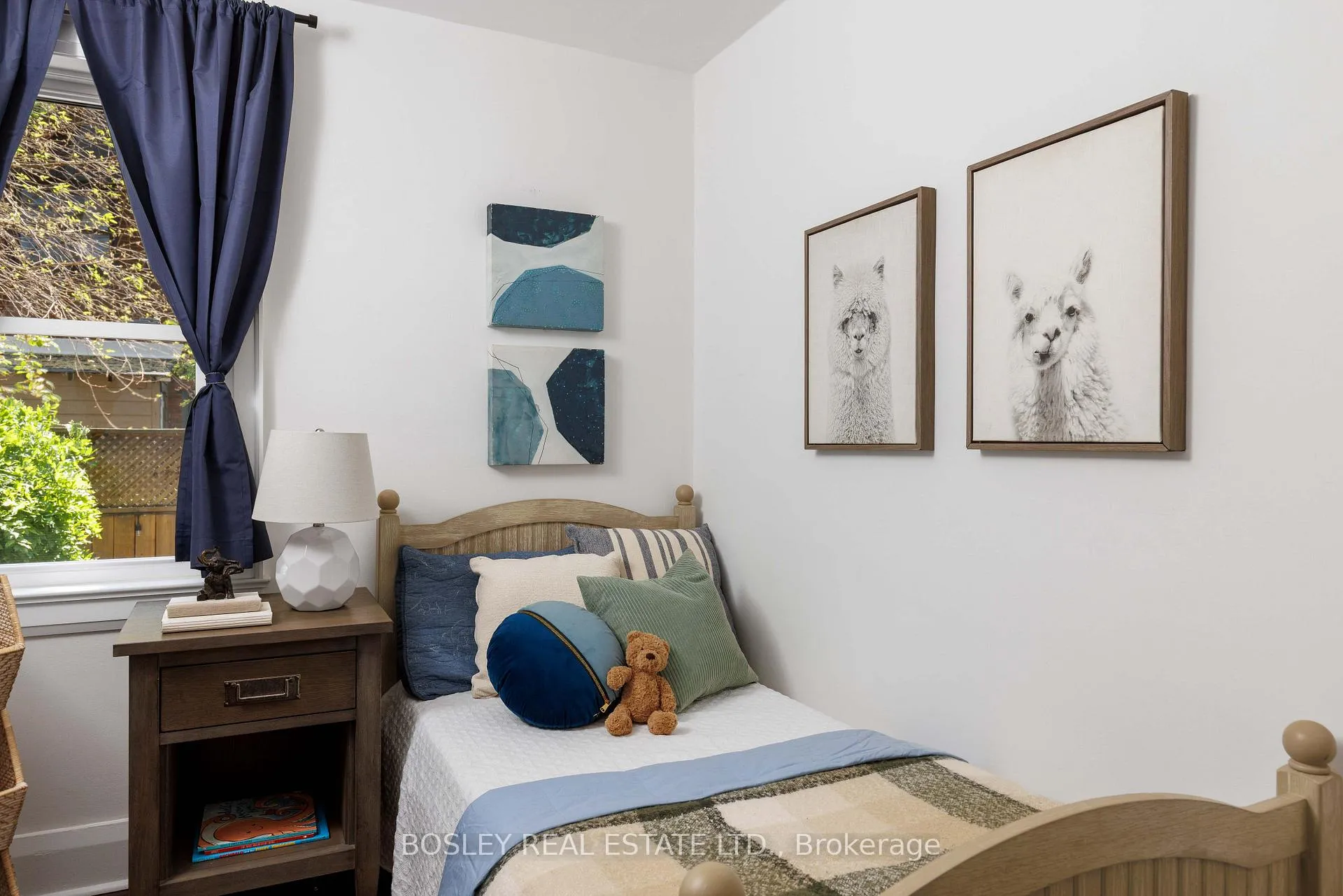 Photo 11 of 249 Gainsborough Road, Toronto, Woodbine Corridor — HOMEH