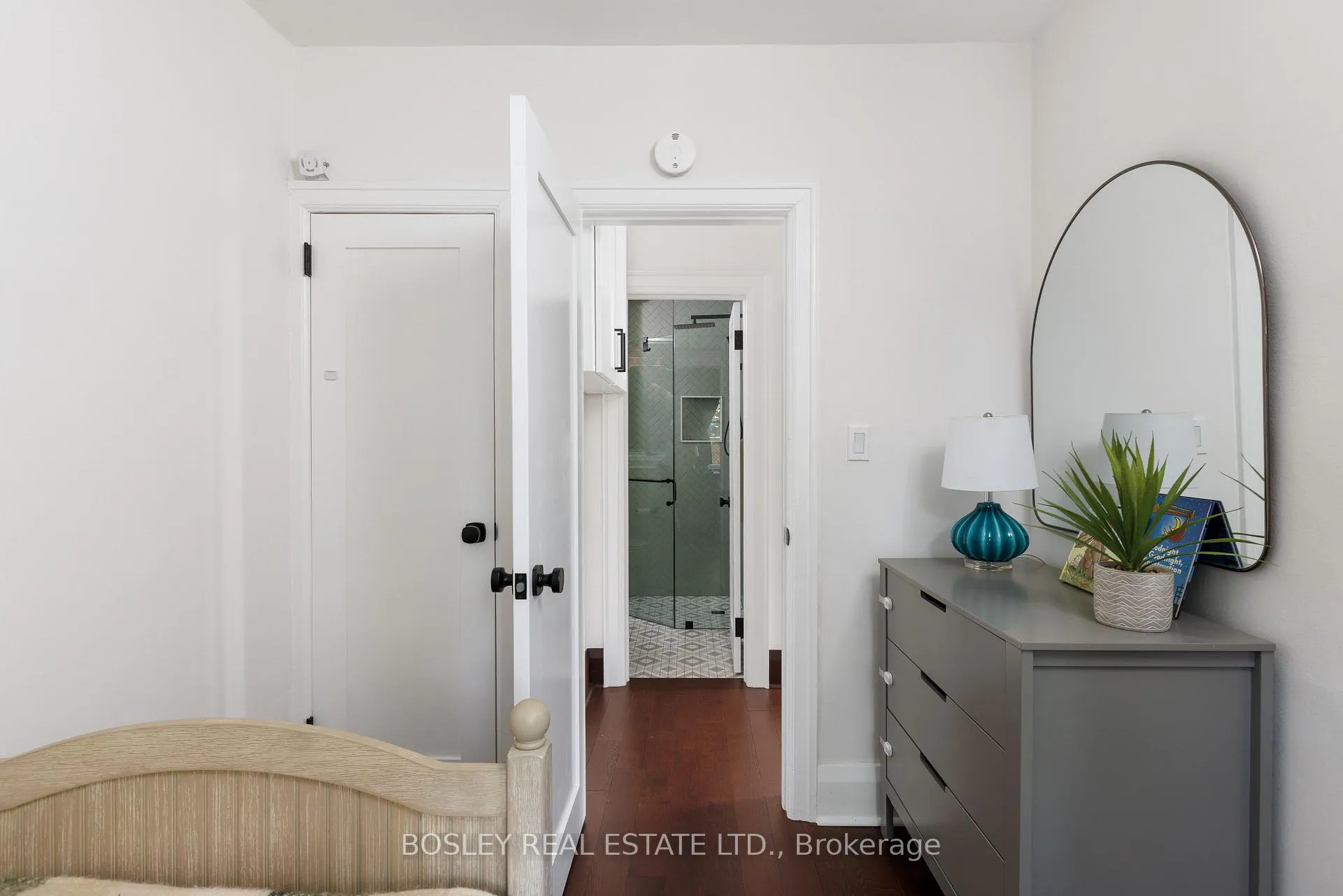 Photo 12 of 249 Gainsborough Road, Toronto, Woodbine Corridor — HOMEH