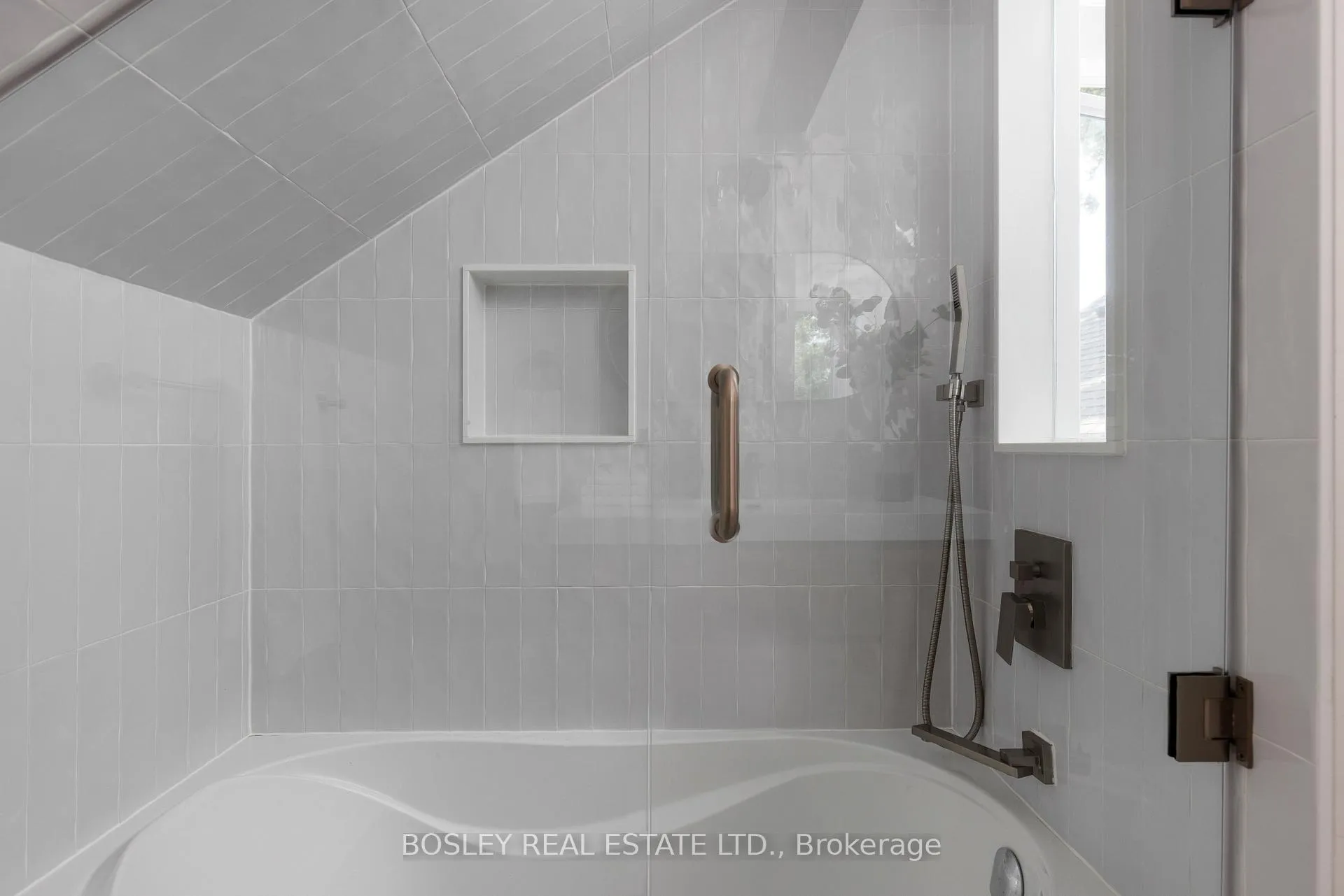 Photo 28 of 249 Gainsborough Road, Toronto, Woodbine Corridor — HOMEH