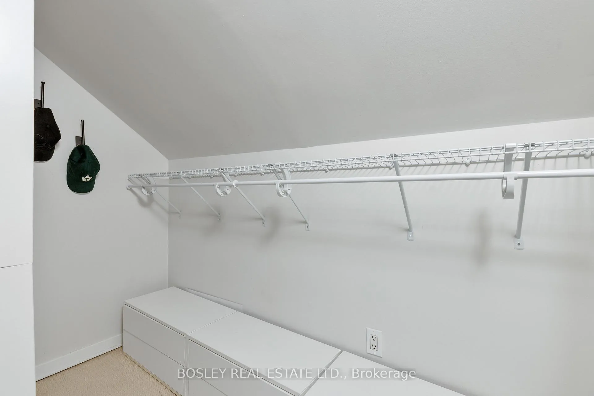 Photo 29 of 249 Gainsborough Road, Toronto, Woodbine Corridor — HOMEH