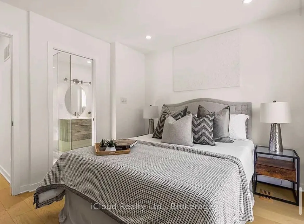 Photo 2 of 386 Coxwell Avenue, Toronto, Greenwood-Coxwell — HOMEH