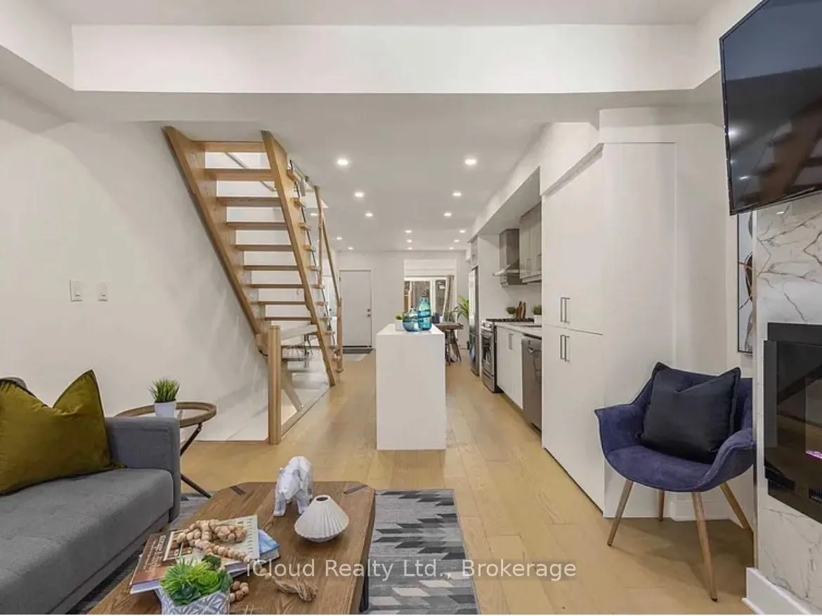 Photo 12 of 386 Coxwell Avenue, Toronto, Greenwood-Coxwell — HOMEH