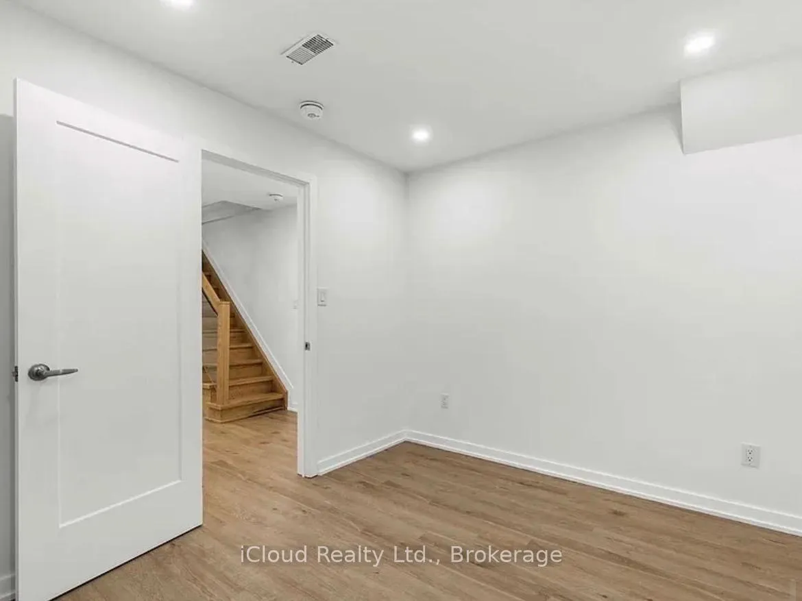Photo 16 of 386 Coxwell Avenue, Toronto, Greenwood-Coxwell — HOMEH