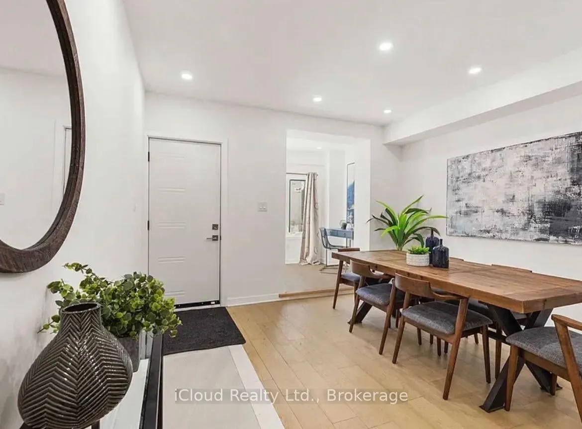 Photo 17 of 386 Coxwell Avenue, Toronto, Greenwood-Coxwell — HOMEH