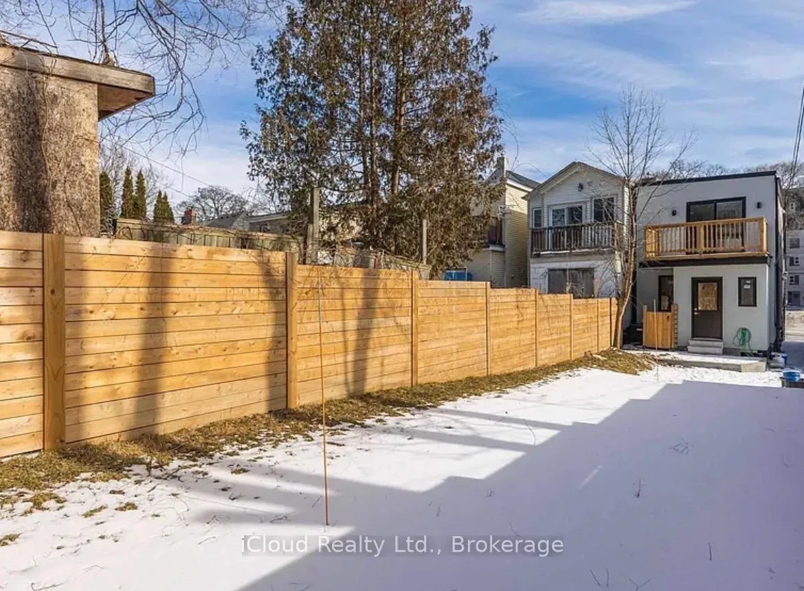 Photo 23 of 386 Coxwell Avenue, Toronto, Greenwood-Coxwell — HOMEH