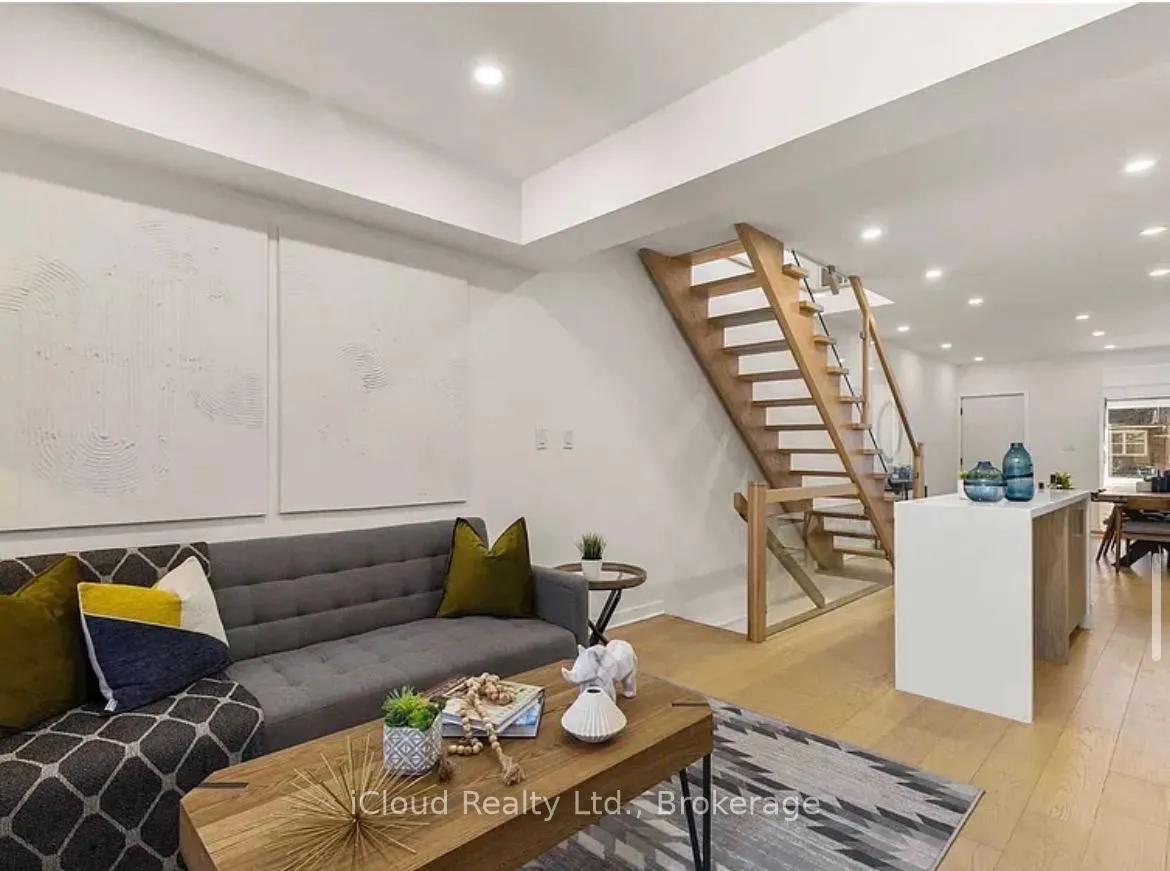 Photo 31 of 386 Coxwell Avenue, Toronto, Greenwood-Coxwell — HOMEH