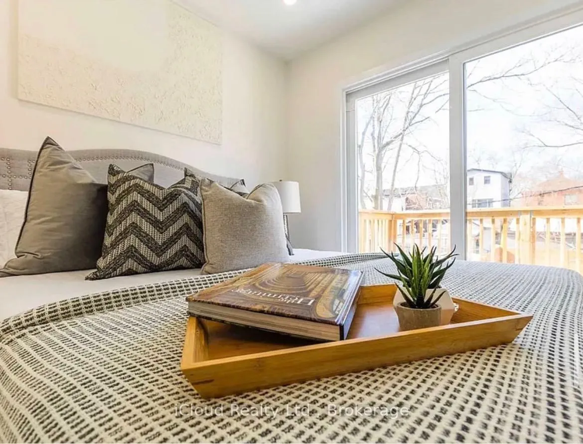 Photo 34 of 386 Coxwell Avenue, Toronto, Greenwood-Coxwell — HOMEH