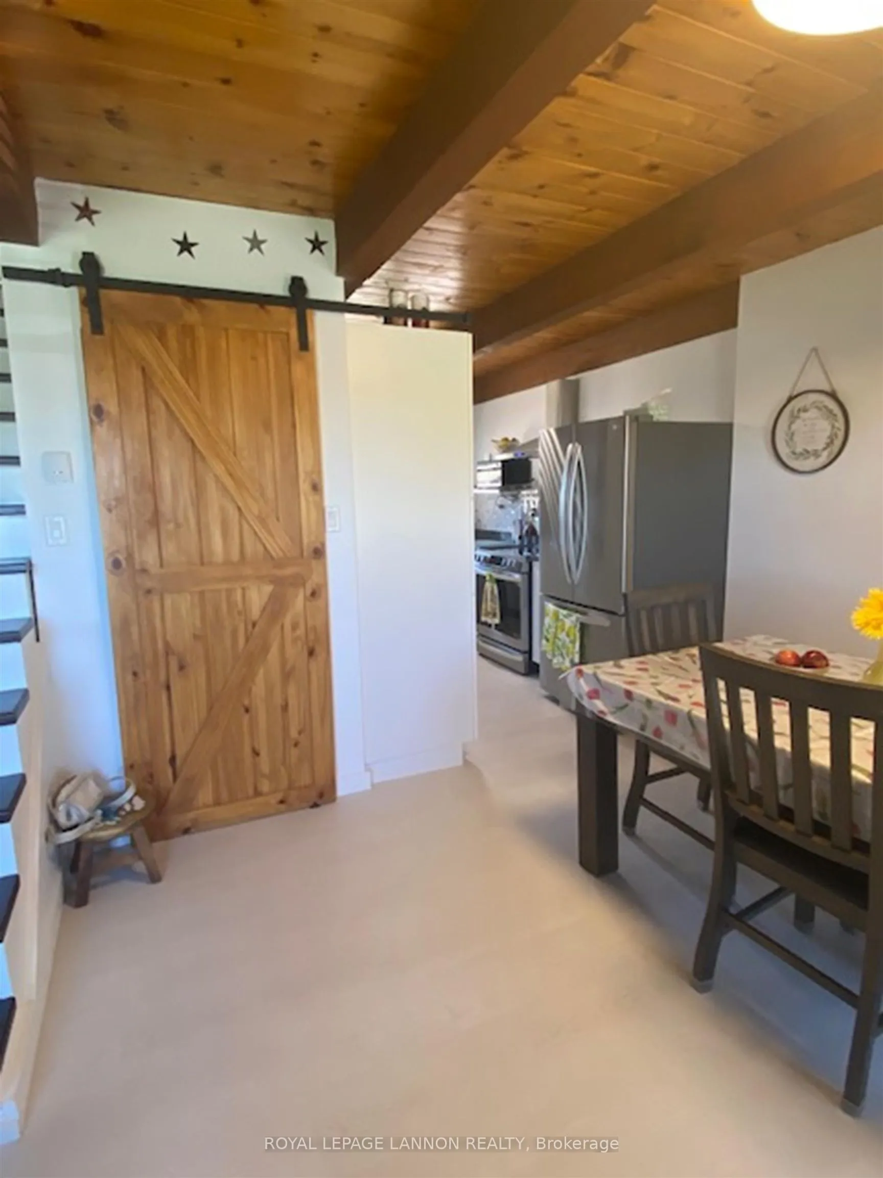 Photo 5 of 611 Daneff Crescent, Greenstone — HOMEH