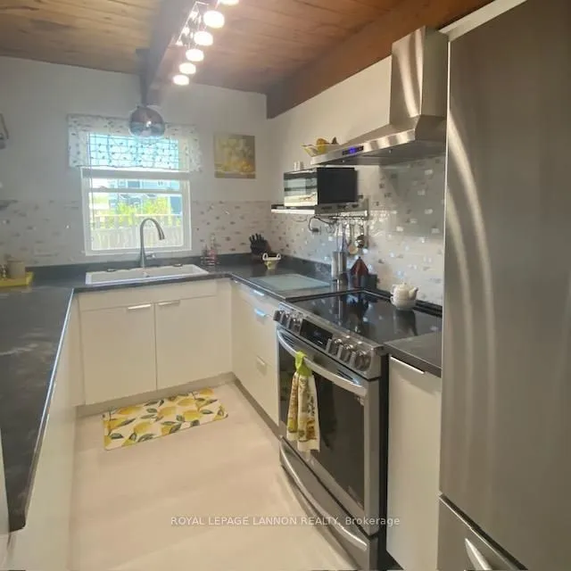 Photo 8 of 611 Daneff Crescent, Greenstone — HOMEH