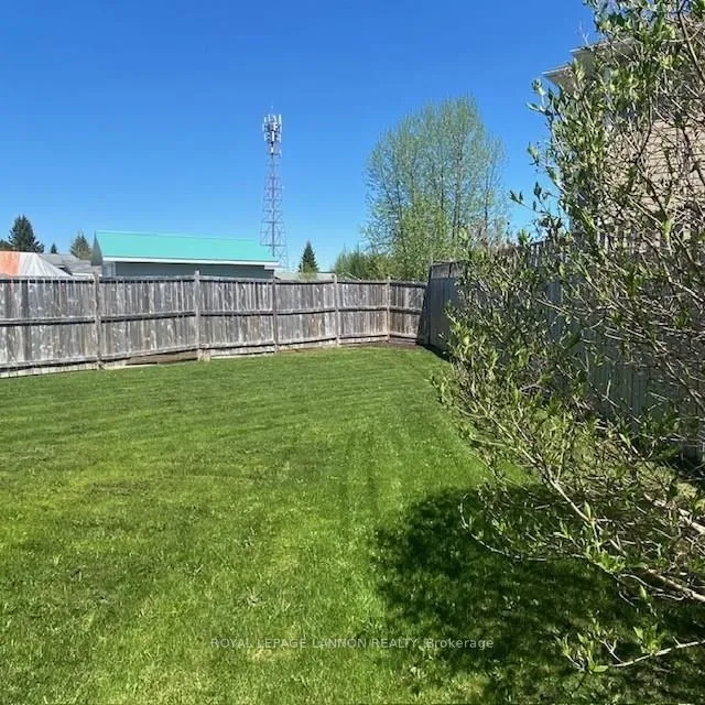 Photo 23 of 611 Daneff Crescent, Greenstone — HOMEH