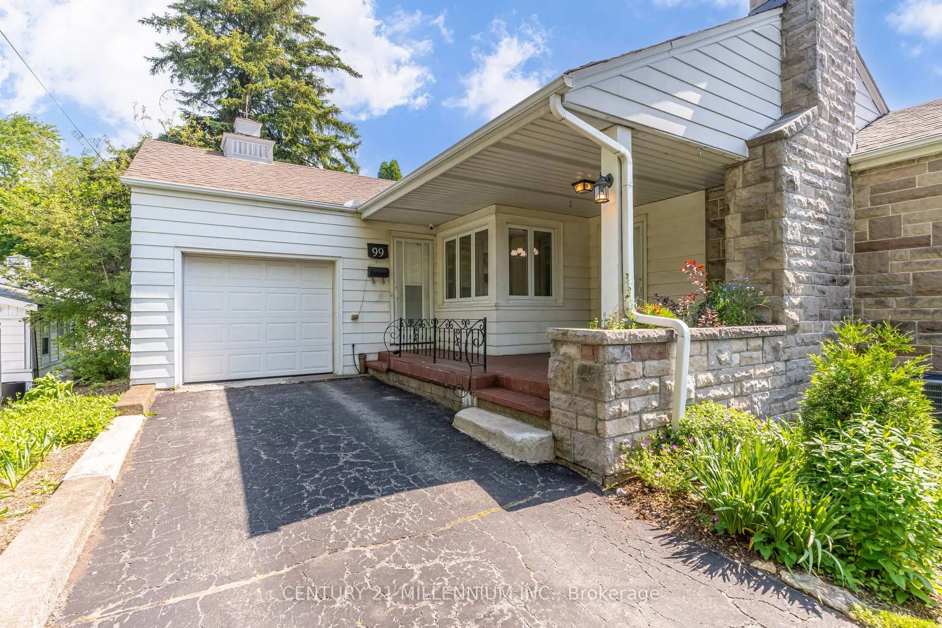 Photo 5 of 99 Sunning Hill Avenue, Hamilton, Sunninghill — HOMEH
