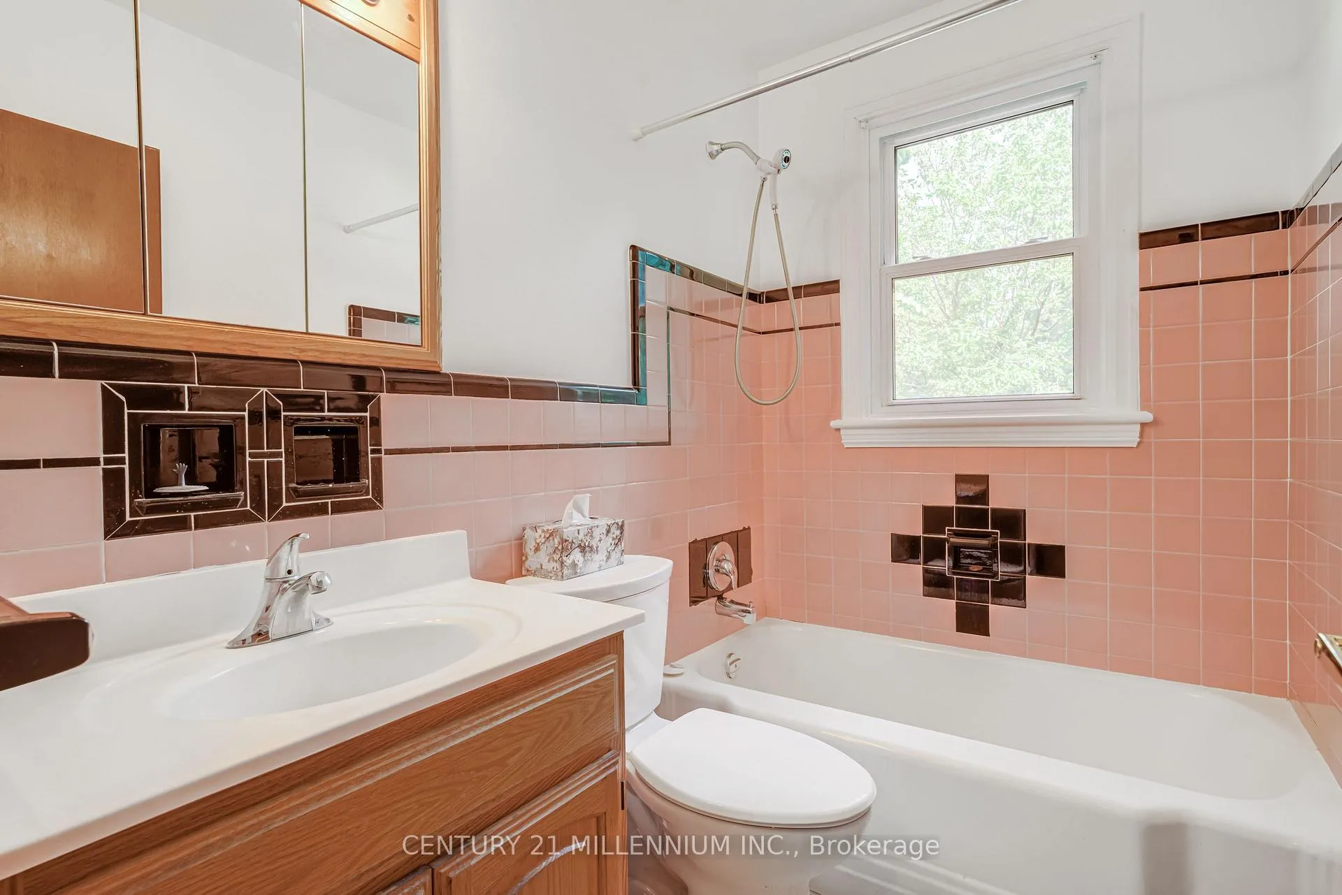 Photo 20 of 99 Sunning Hill Avenue, Hamilton, Sunninghill — HOMEH