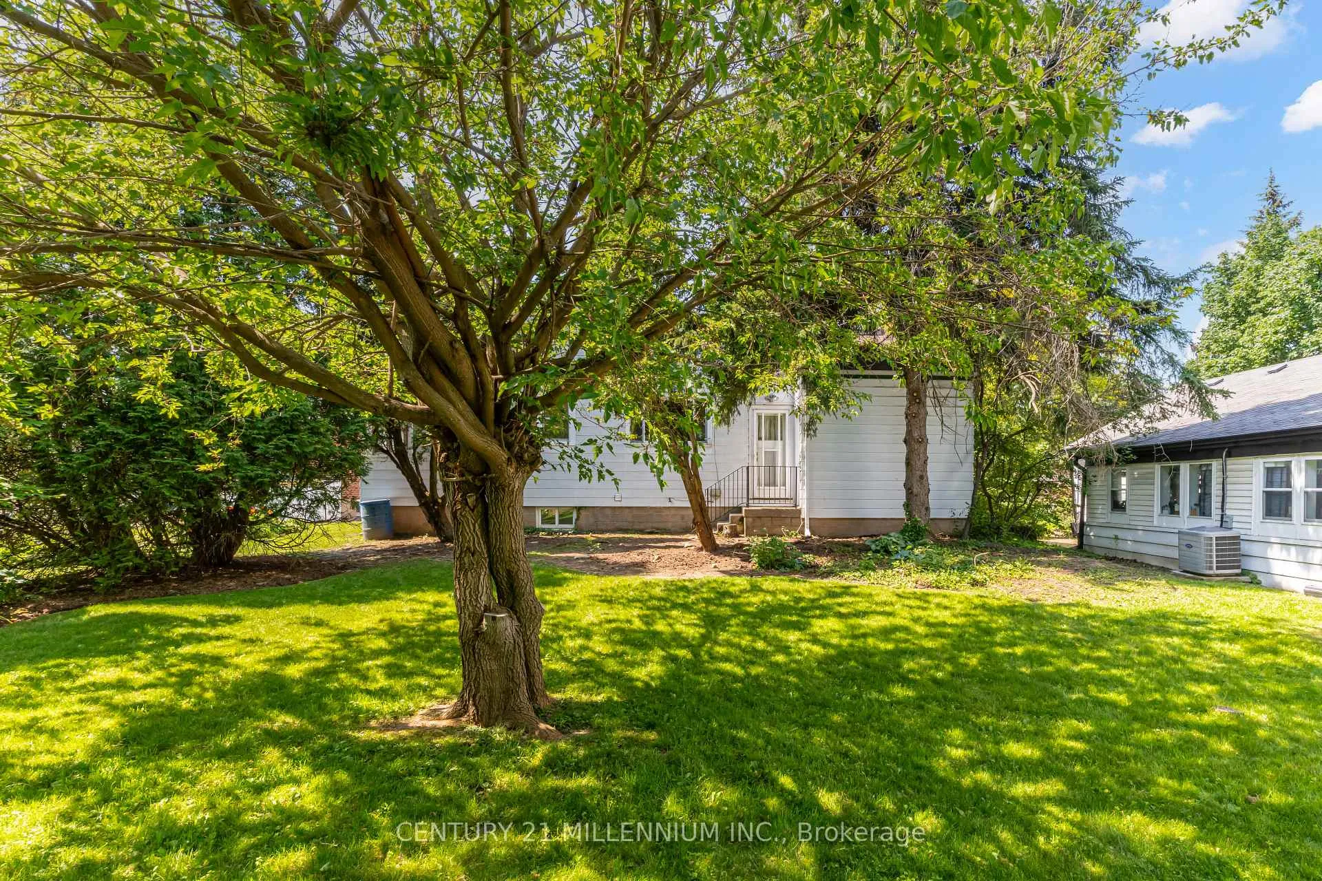 Photo 39 of 99 Sunning Hill Avenue, Hamilton, Sunninghill — HOMEH