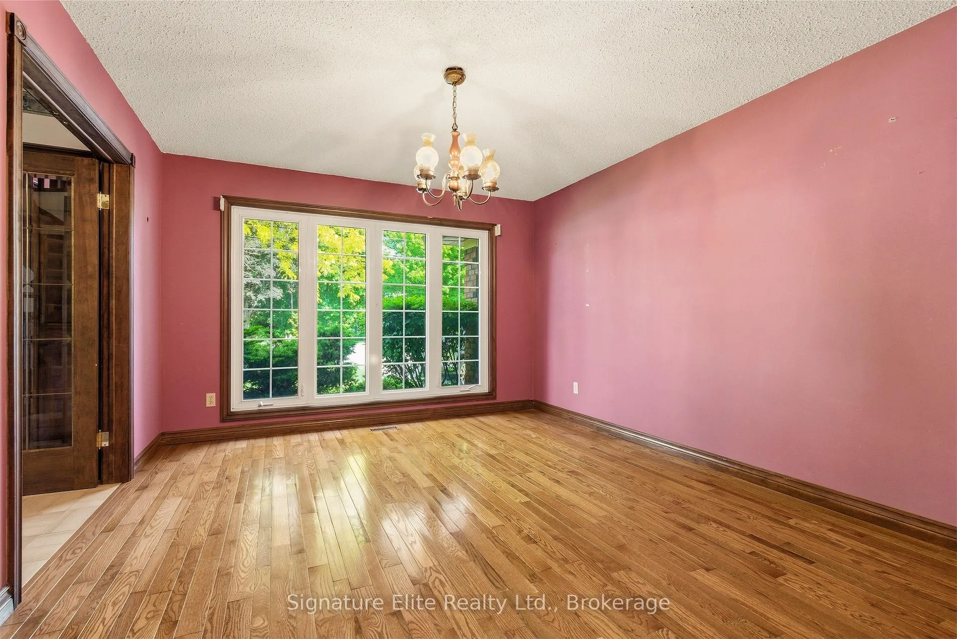 Photo 15 of 302 Parkside Drive, Hamilton, Waterdown — HOMEH