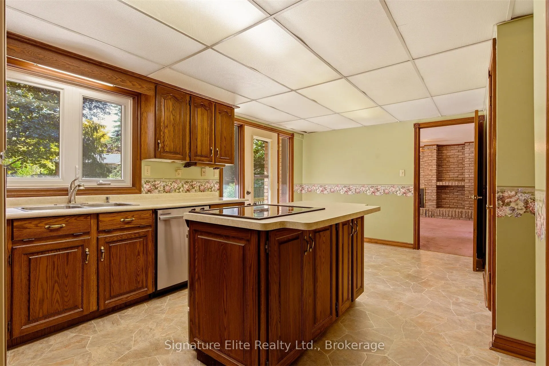 Photo 18 of 302 Parkside Drive, Hamilton, Waterdown — HOMEH