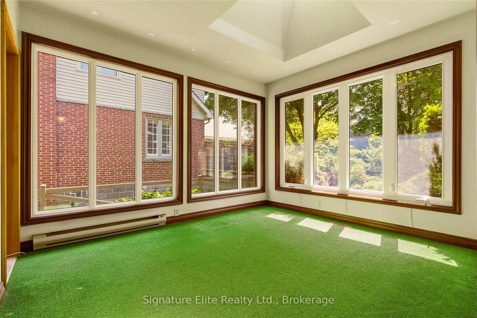 Photo 21 of 302 Parkside Drive, Hamilton, Waterdown — HOMEH