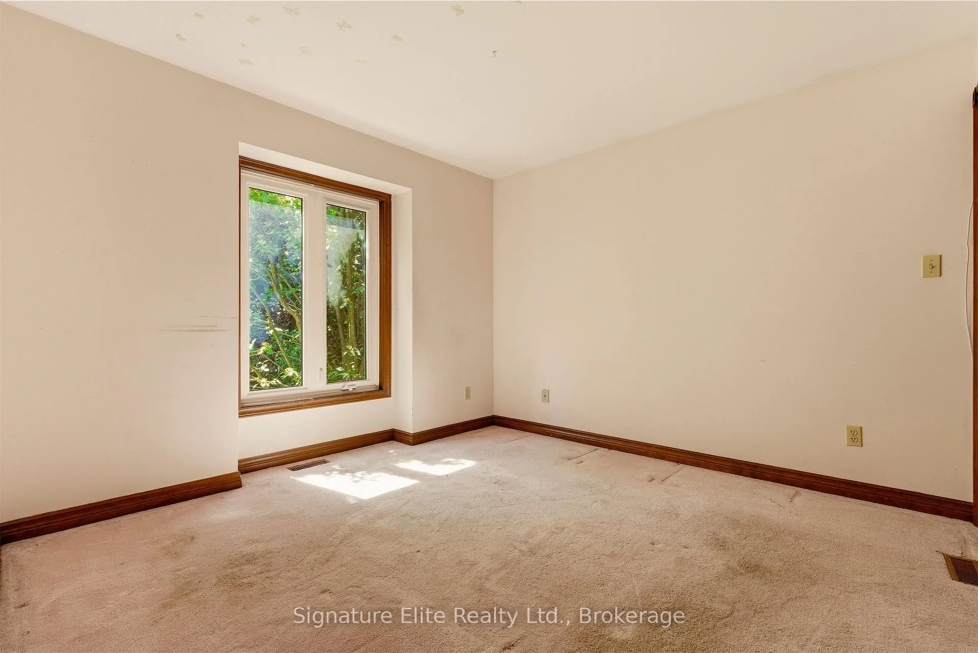 Photo 31 of 302 Parkside Drive, Hamilton, Waterdown — HOMEH