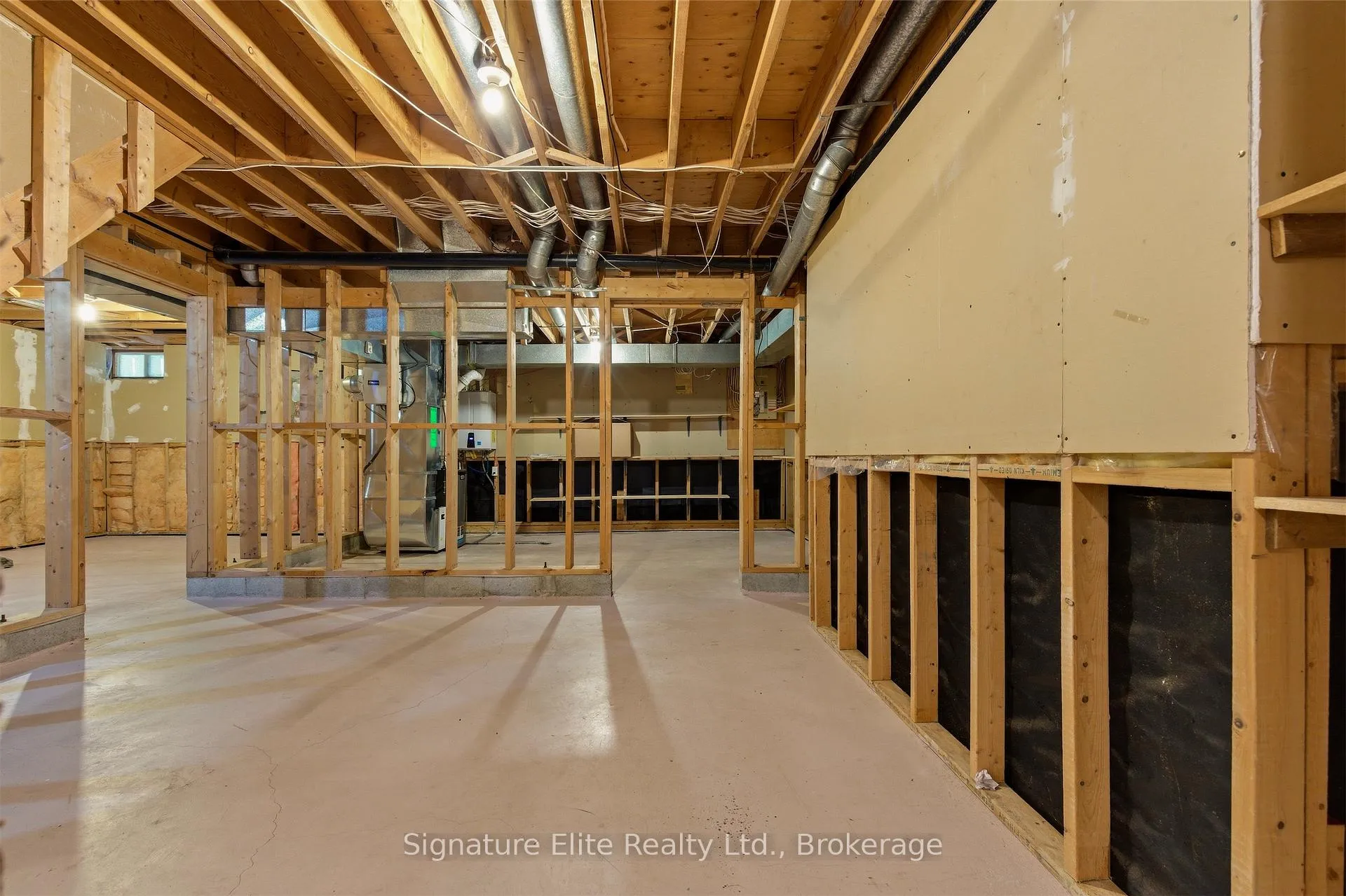 Photo 36 of 302 Parkside Drive, Hamilton, Waterdown — HOMEH