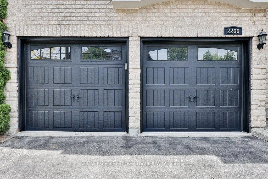 Photo 2 of 2266 Elmside Crescent, Burlington, Orchard — HOMEH