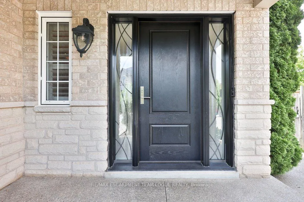 Photo 3 of 2266 Elmside Crescent, Burlington, Orchard — HOMEH
