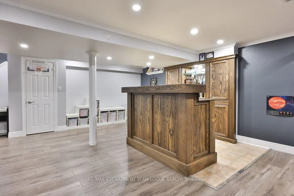 Photo 34 of 2266 Elmside Crescent, Burlington, Orchard — HOMEH