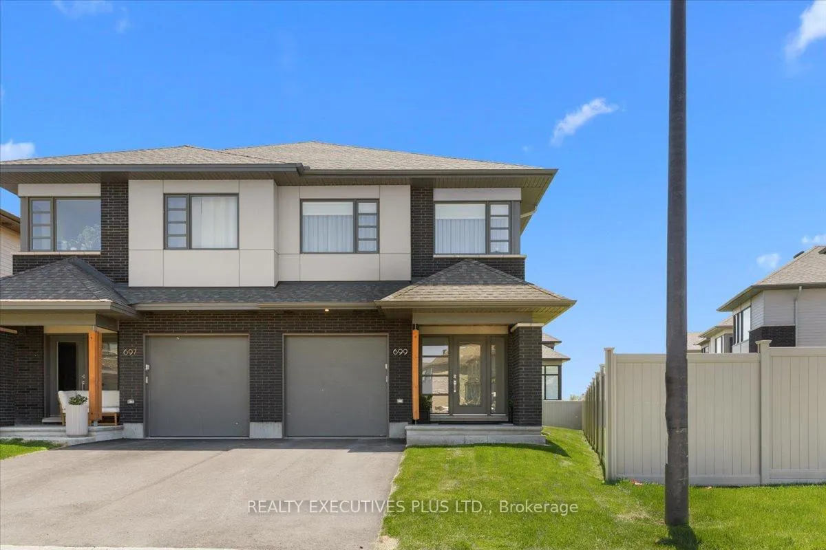 Front of 699 Honeydew Street