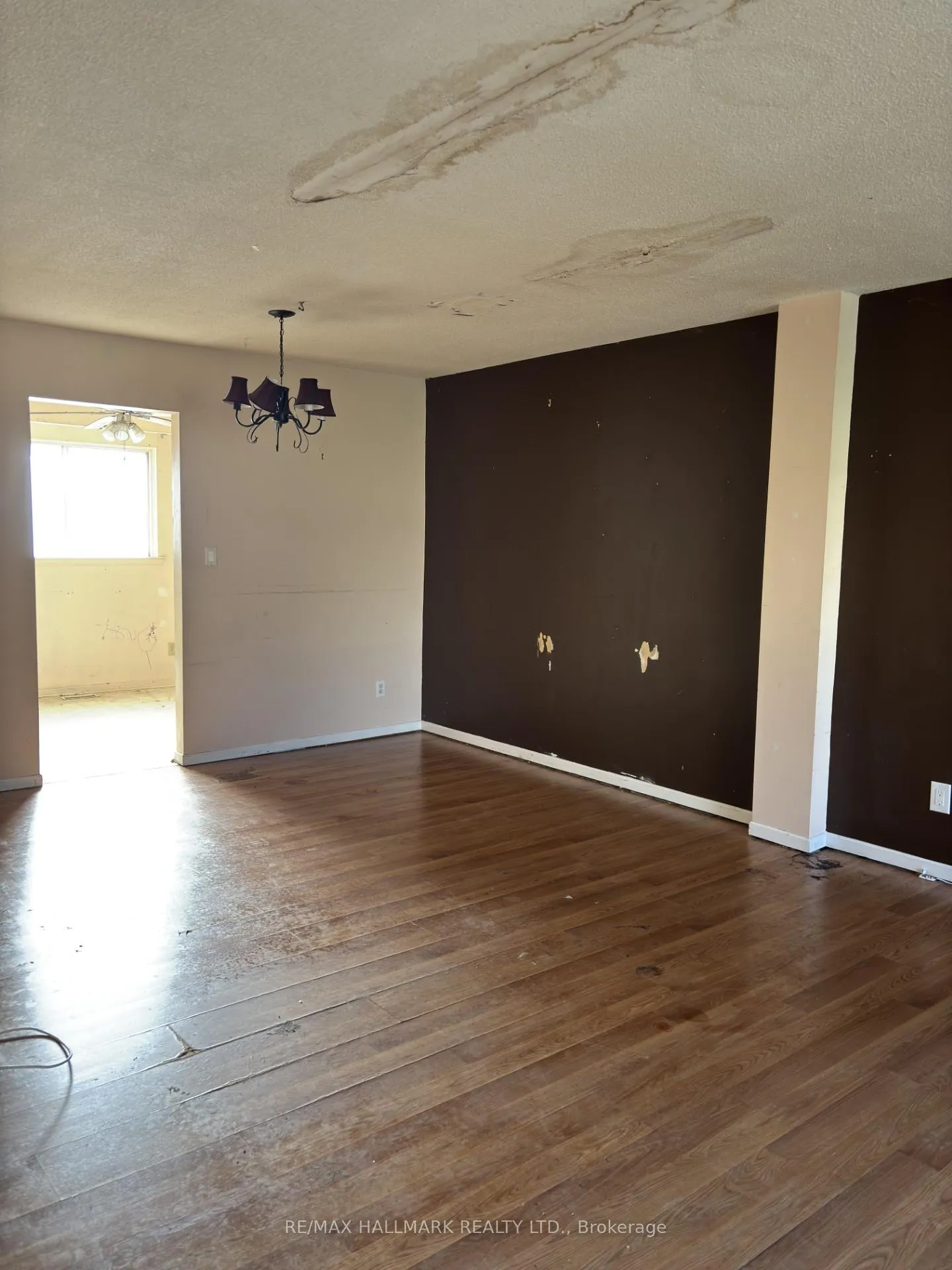 Photo 2 of 104 Doreen Crescent, Clarington, Bowmanville — HOMEH