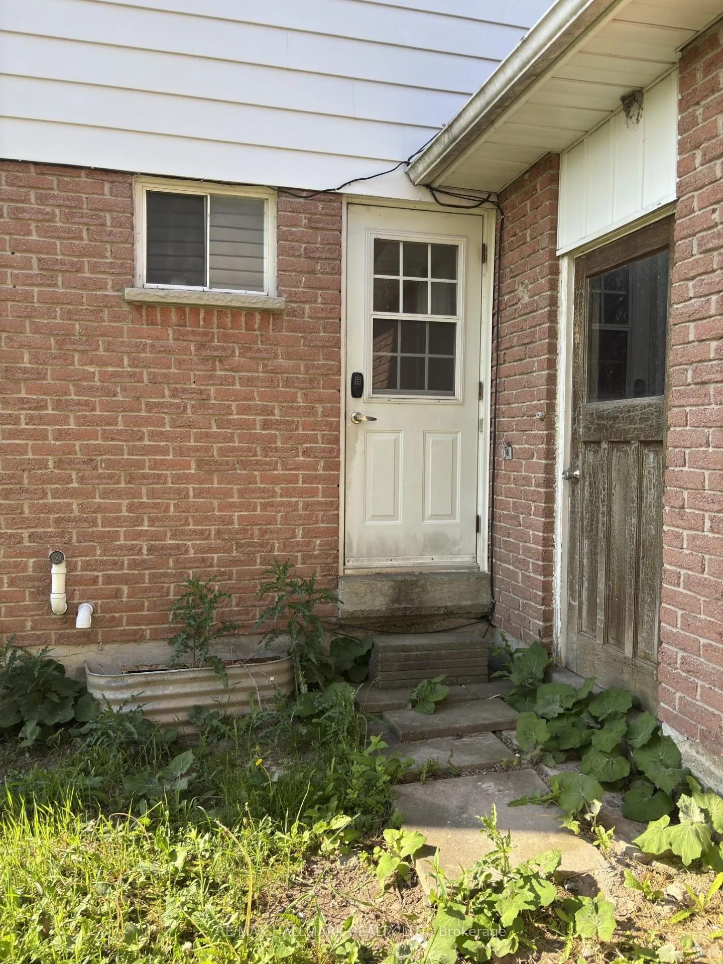 Photo 7 of 104 Doreen Crescent, Clarington, Bowmanville — HOMEH