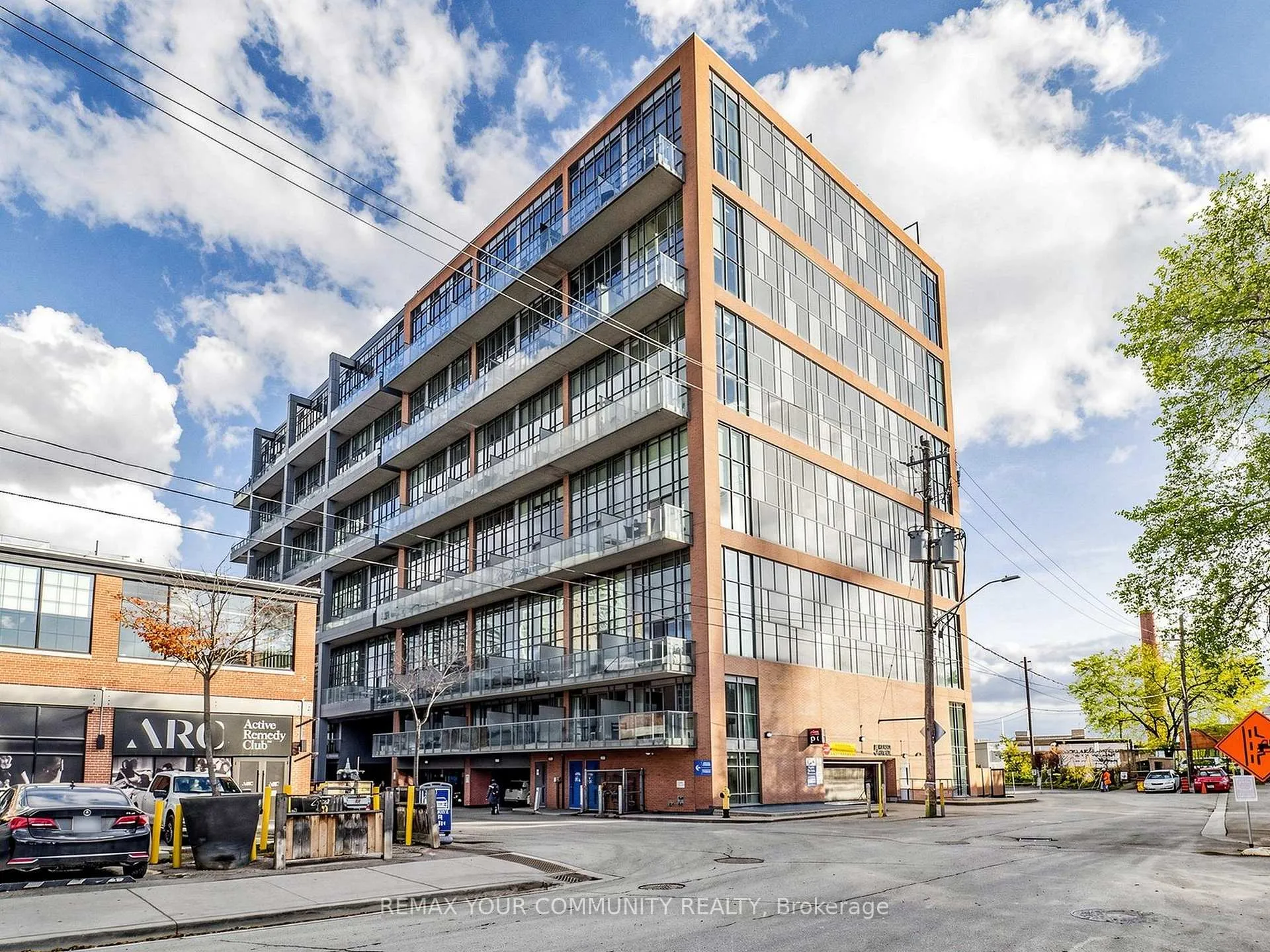 Front of Unit 718, 5 Hanna Avenue