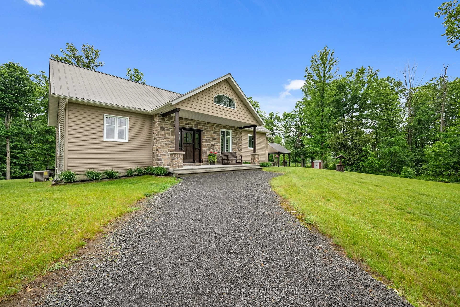 Photo 3 of 18668 Kenyon Concession 2 Road, North Glengarry, North Glengarry (Kenyon) Twp — HOMEH