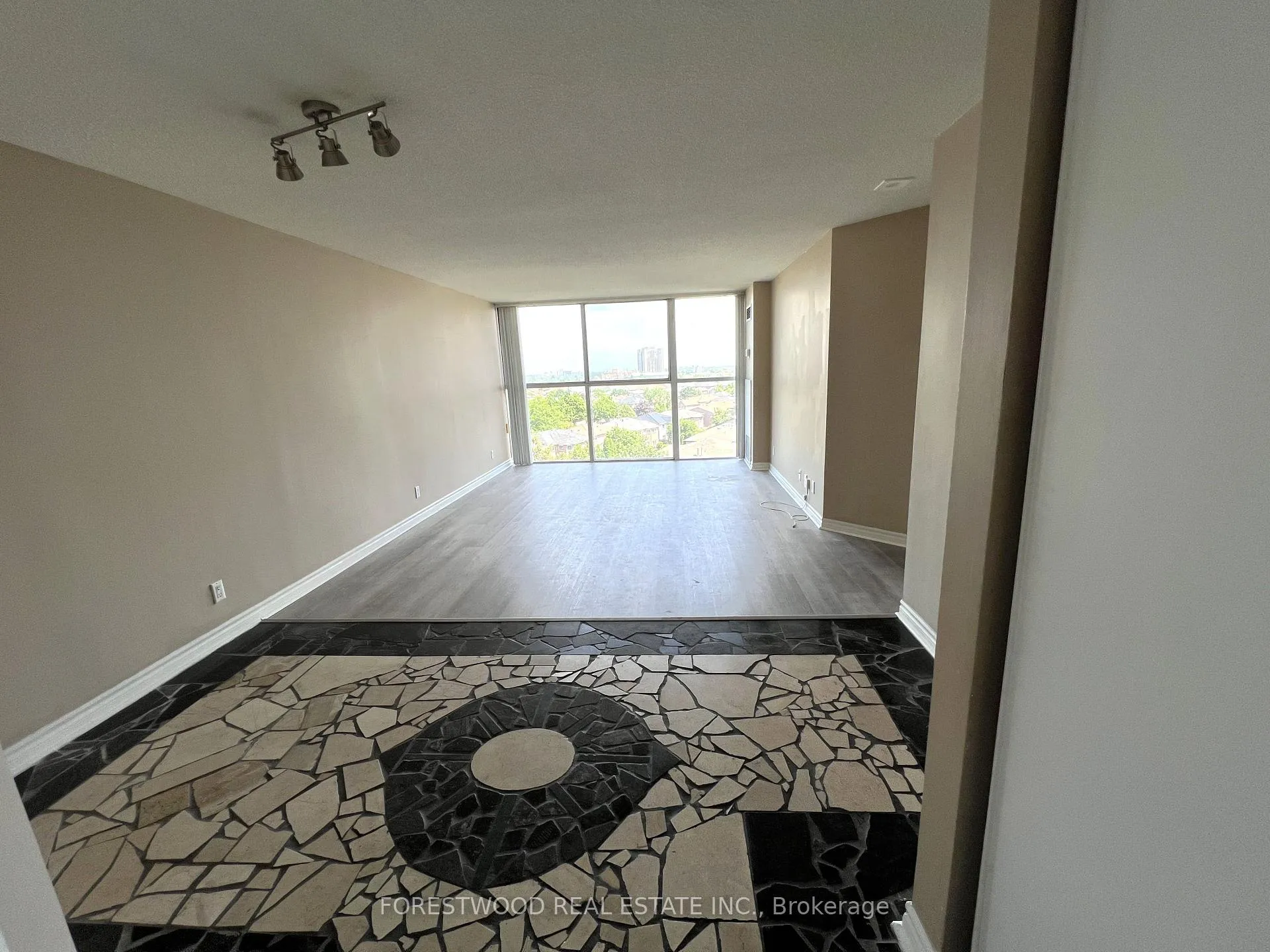 Photo 3 of Unit 711, 35 Trailwood Drive, Mississauga, Hurontario — HOMEH