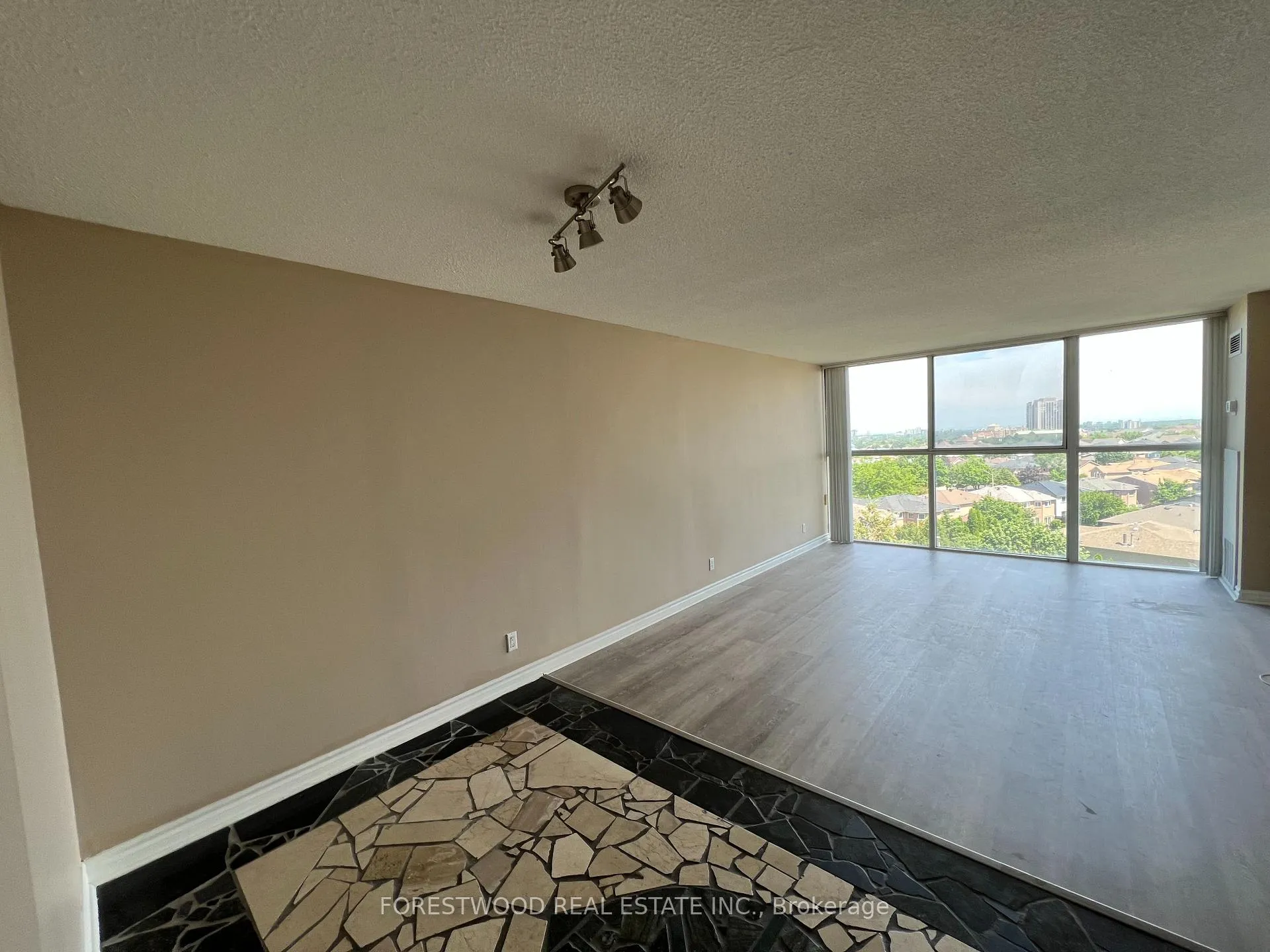 Photo 5 of Unit 711, 35 Trailwood Drive, Mississauga, Hurontario — HOMEH