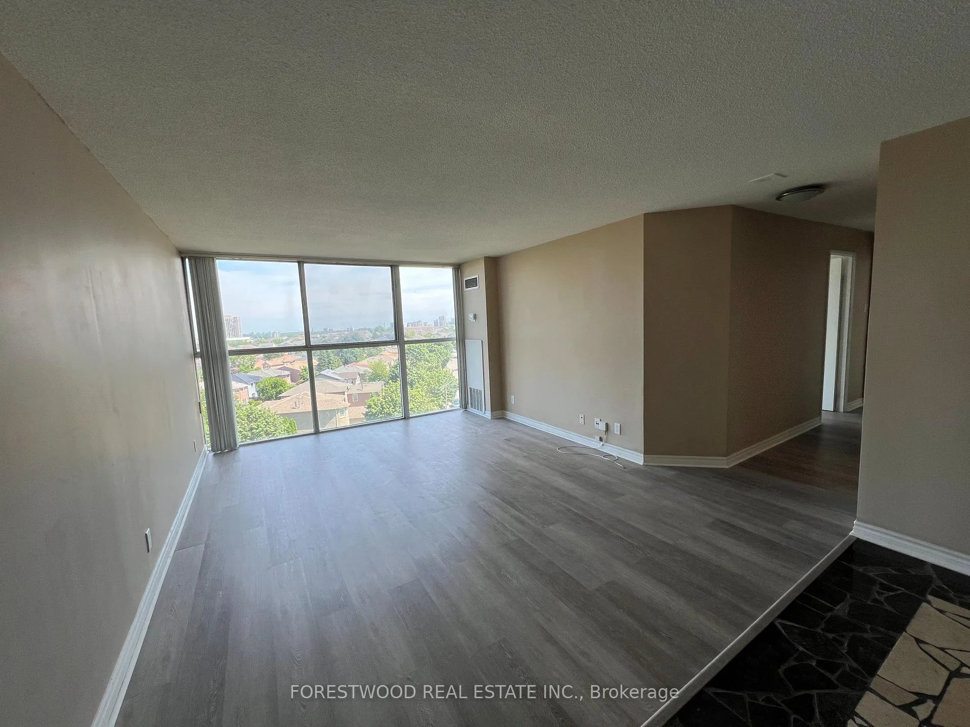 Photo 6 of Unit 711, 35 Trailwood Drive, Mississauga, Hurontario — HOMEH