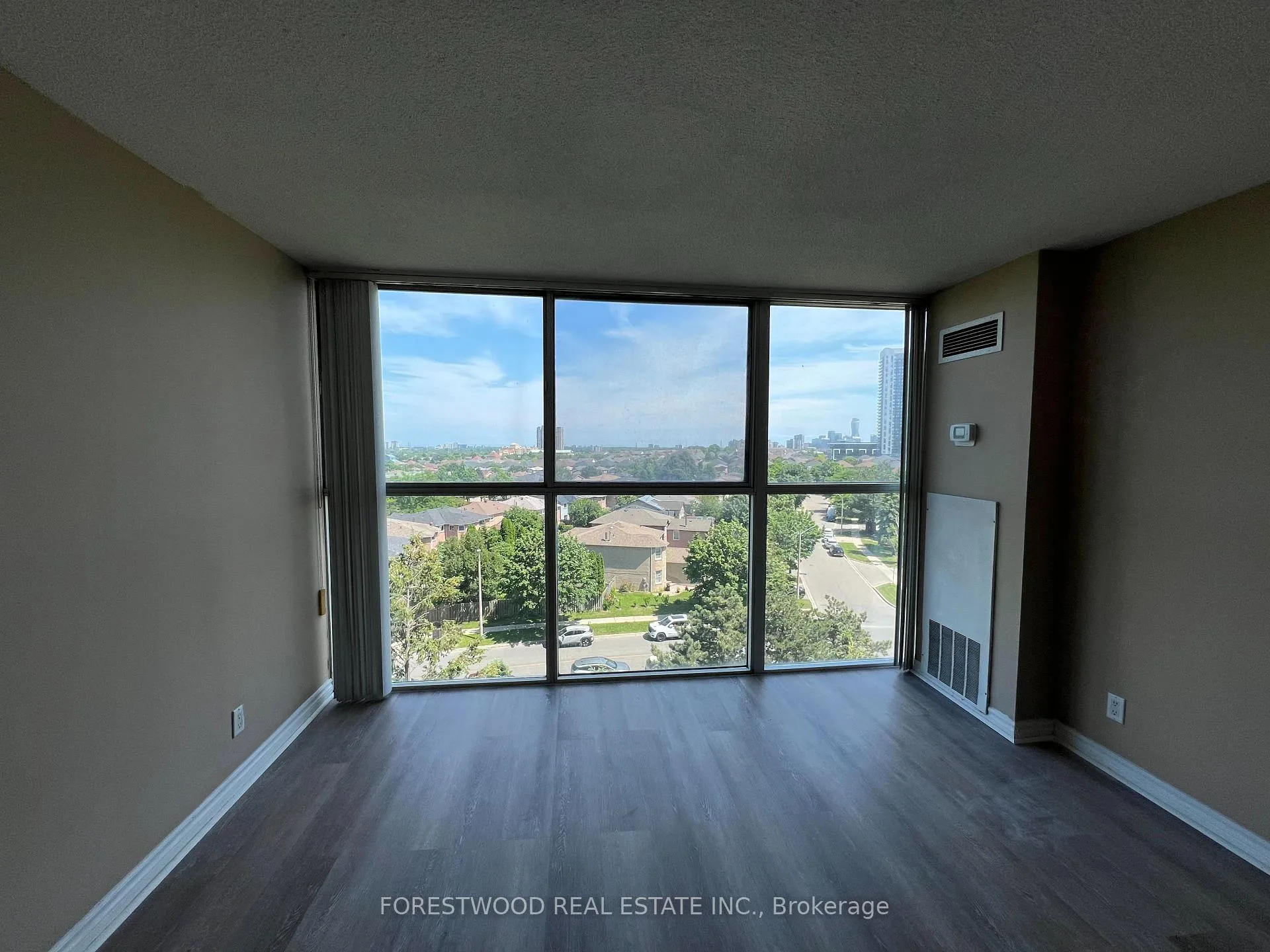 Photo 8 of Unit 711, 35 Trailwood Drive, Mississauga, Hurontario — HOMEH