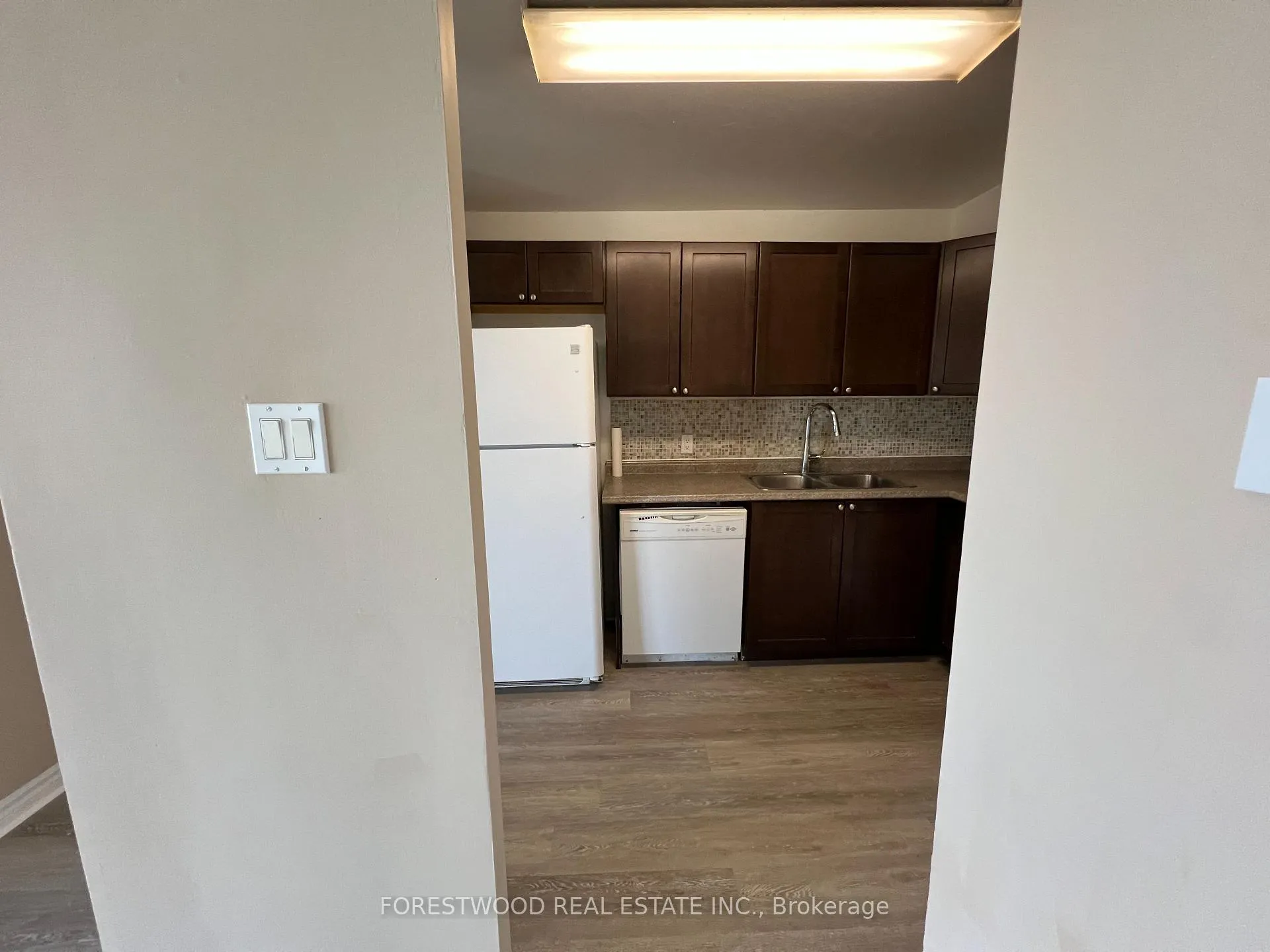 Photo 11 of Unit 711, 35 Trailwood Drive, Mississauga, Hurontario — HOMEH