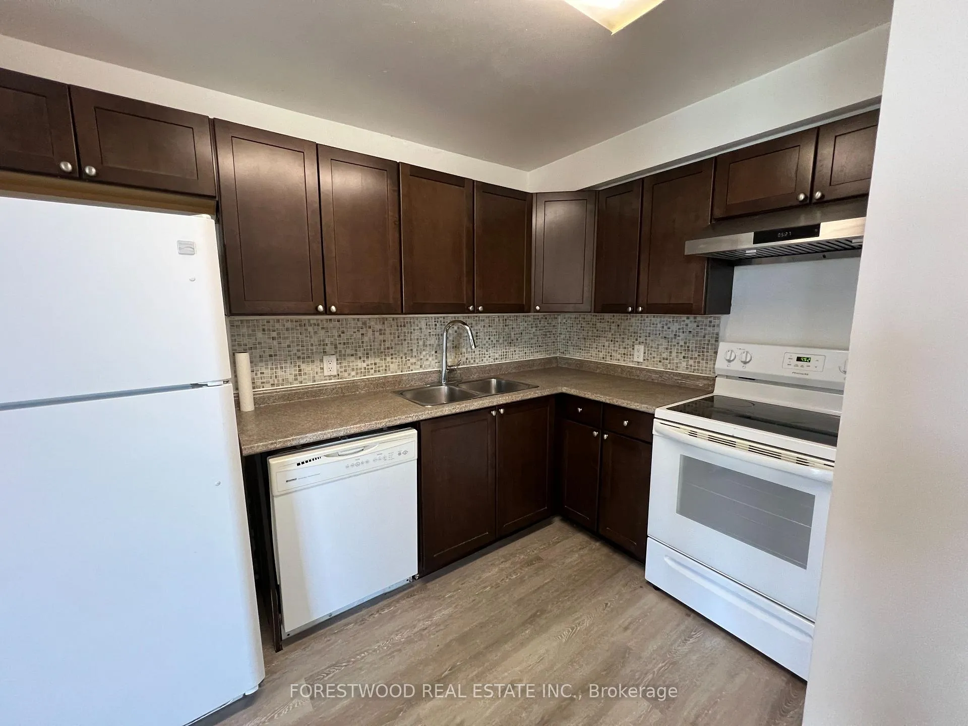 Photo 12 of Unit 711, 35 Trailwood Drive, Mississauga, Hurontario — HOMEH