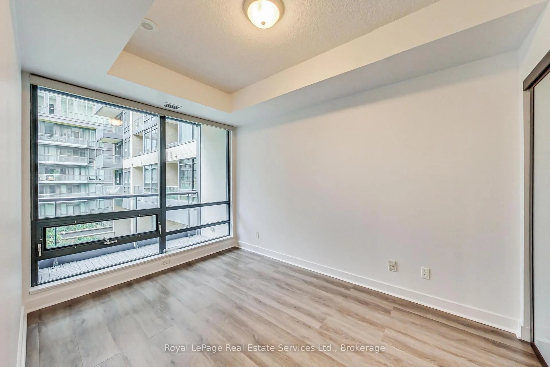 Photo 13 of Unit 402, 438 King Street W, Toronto, Waterfront Communities — HOMEH