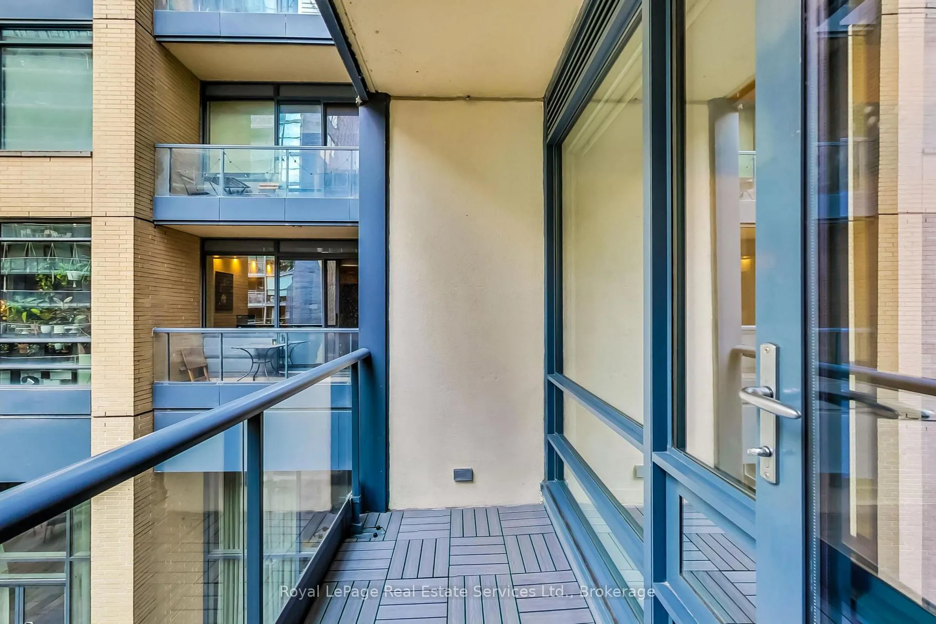 Photo 17 of Unit 402, 438 King Street W, Toronto, Waterfront Communities — HOMEH