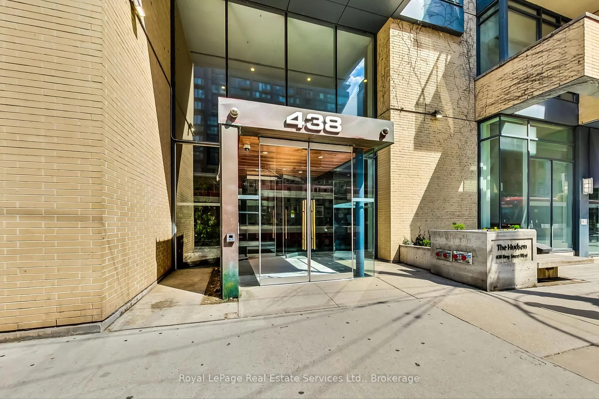 Photo 21 of Unit 402, 438 King Street W, Toronto, Waterfront Communities — HOMEH