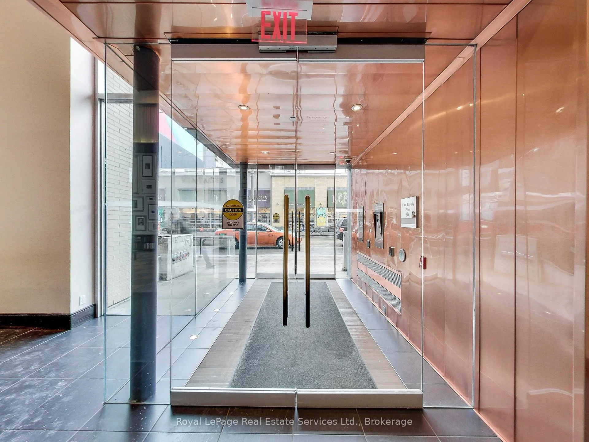 Photo 22 of Unit 402, 438 King Street W, Toronto, Waterfront Communities — HOMEH