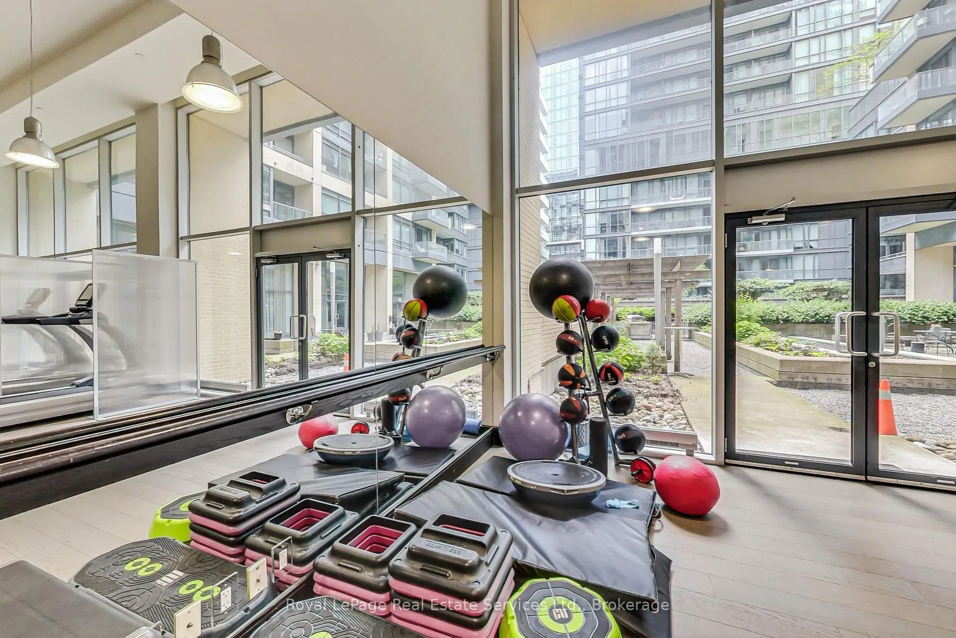 Photo 27 of Unit 402, 438 King Street W, Toronto, Waterfront Communities — HOMEH