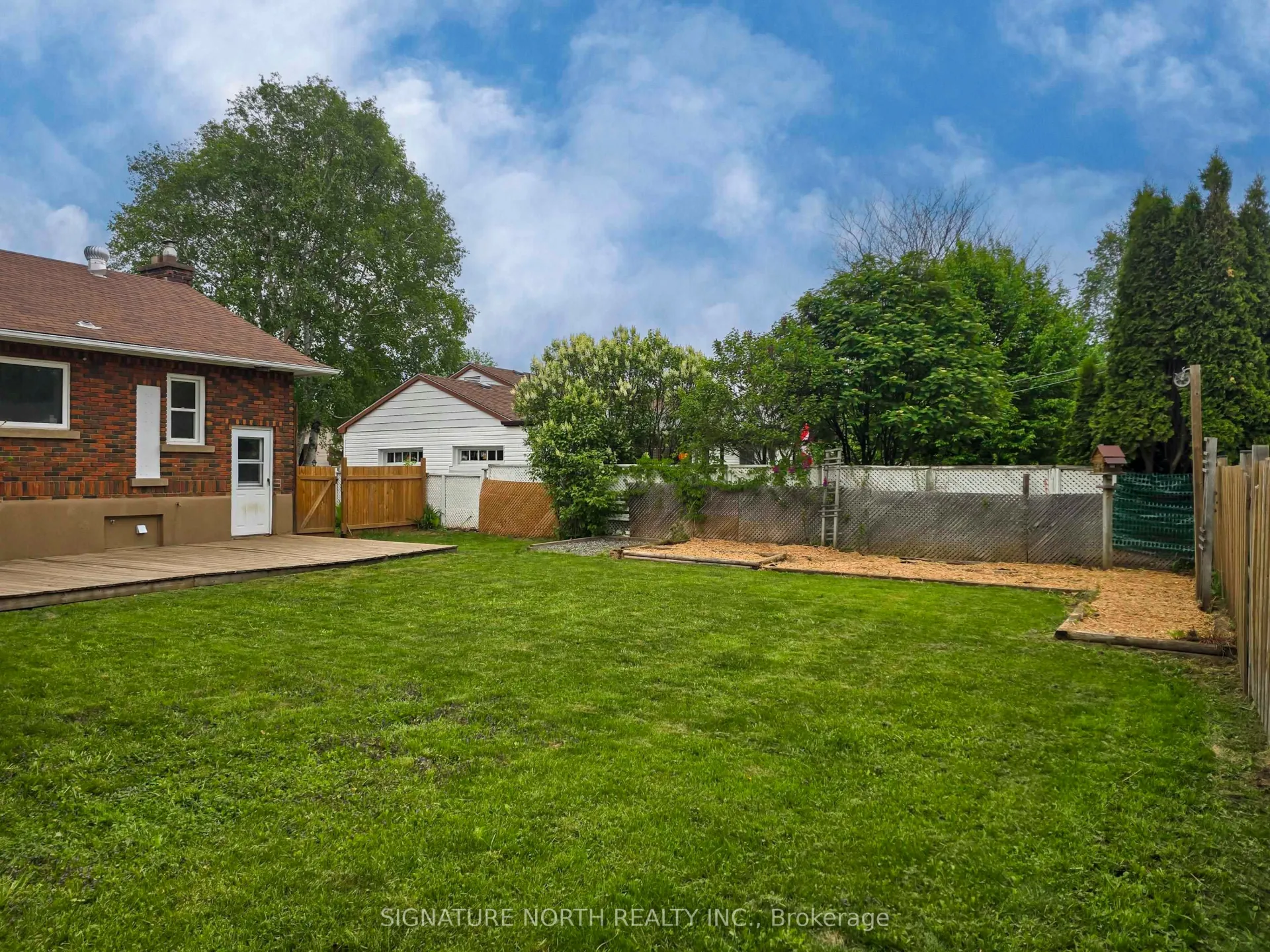 Photo 4 of 1830 Murray Avenue, Thunder Bay, Hyde Park — HOMEH