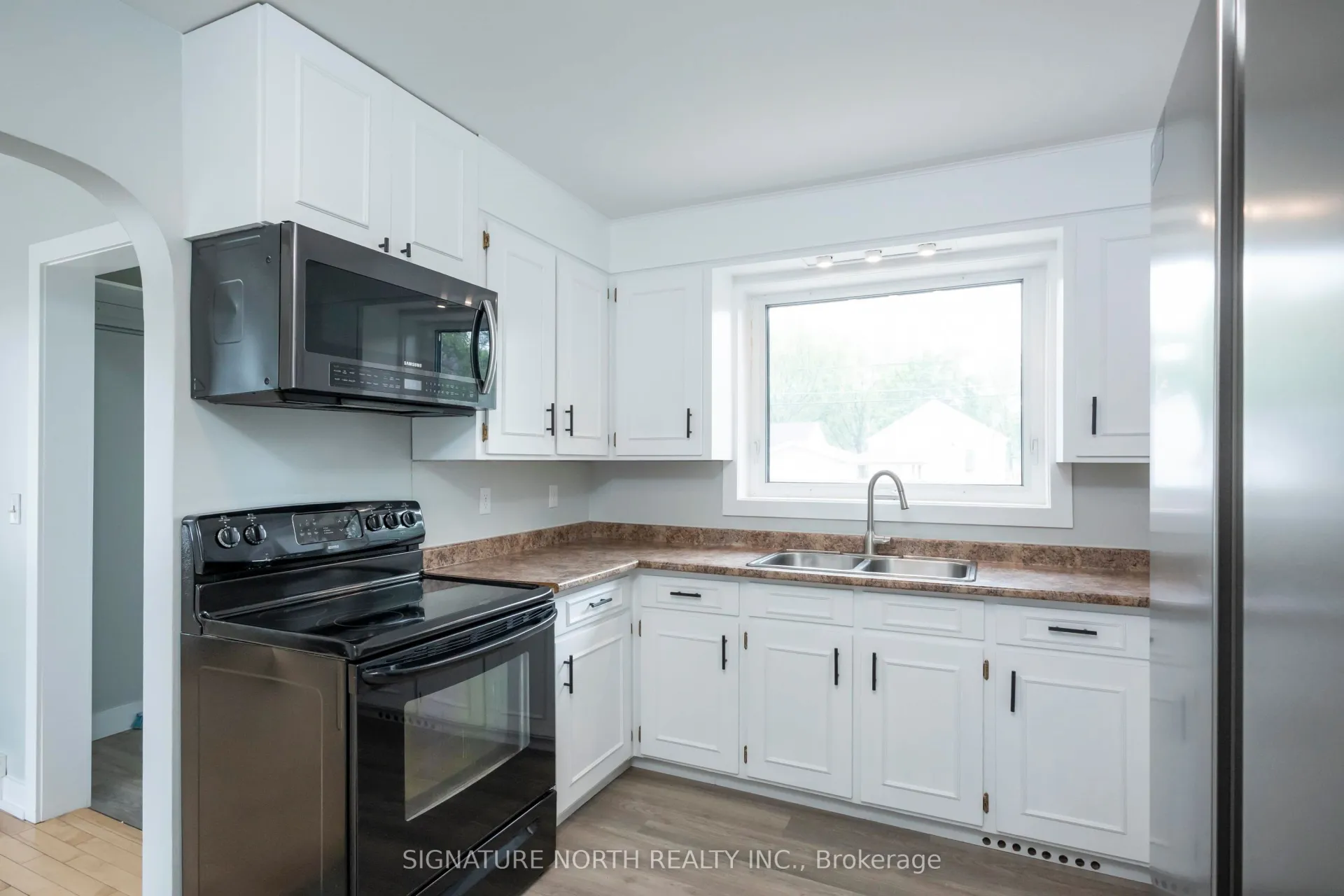 Photo 14 of 1830 Murray Avenue, Thunder Bay, Hyde Park — HOMEH