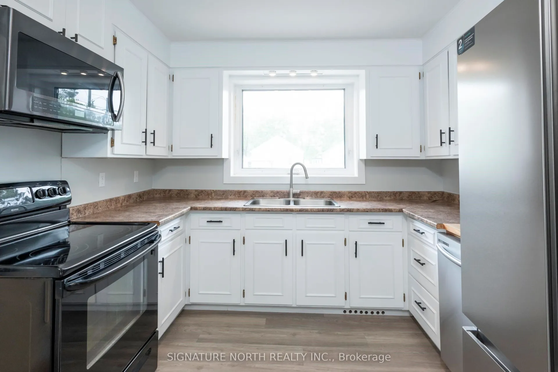 Photo 18 of 1830 Murray Avenue, Thunder Bay, Hyde Park — HOMEH