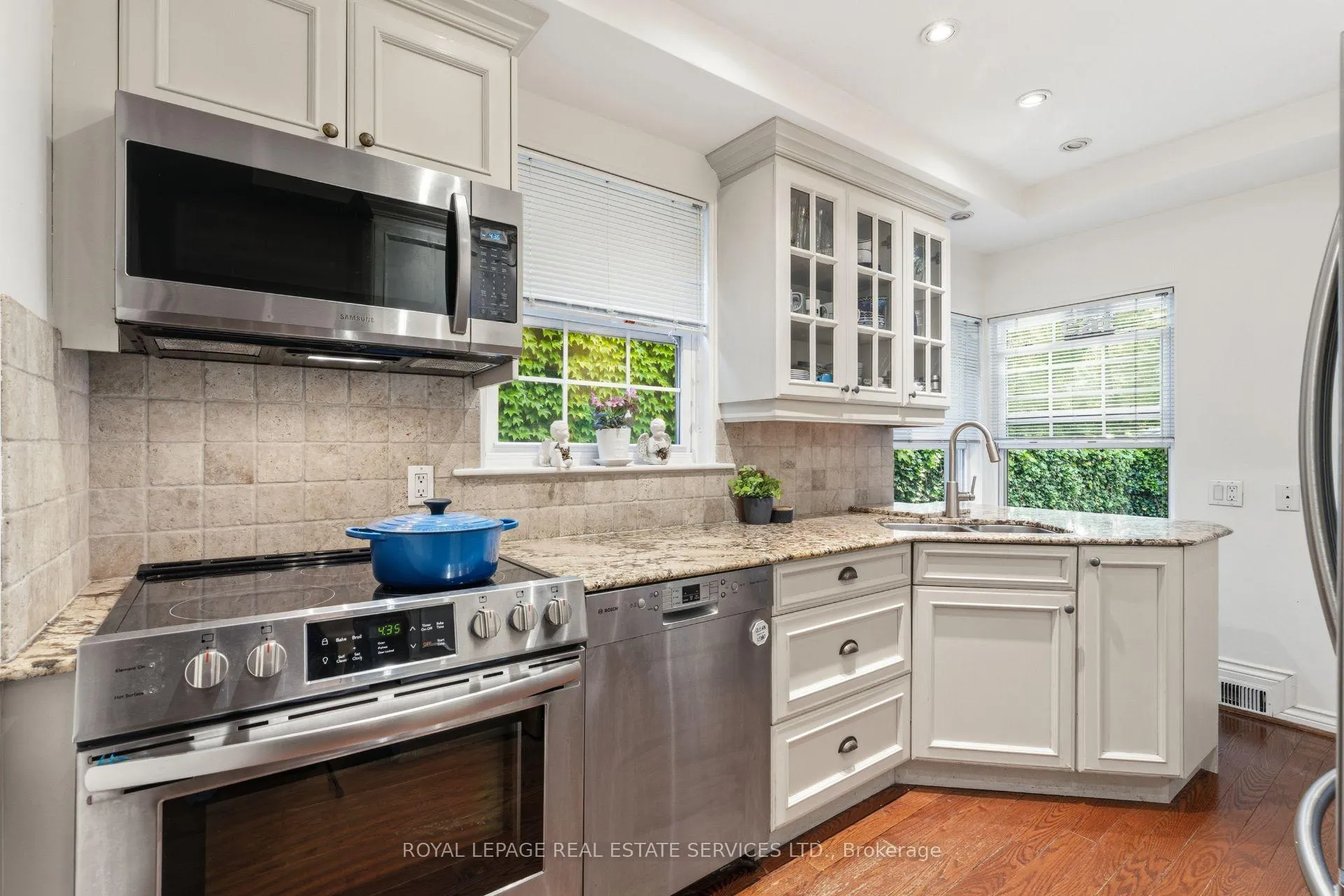 Photo 15 of 16 Princeton Road, Etobicoke, Kingsway South — HOMEH