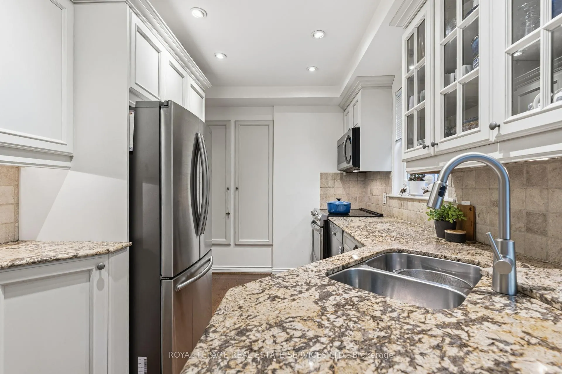 Photo 16 of 16 Princeton Road, Etobicoke, Kingsway South — HOMEH