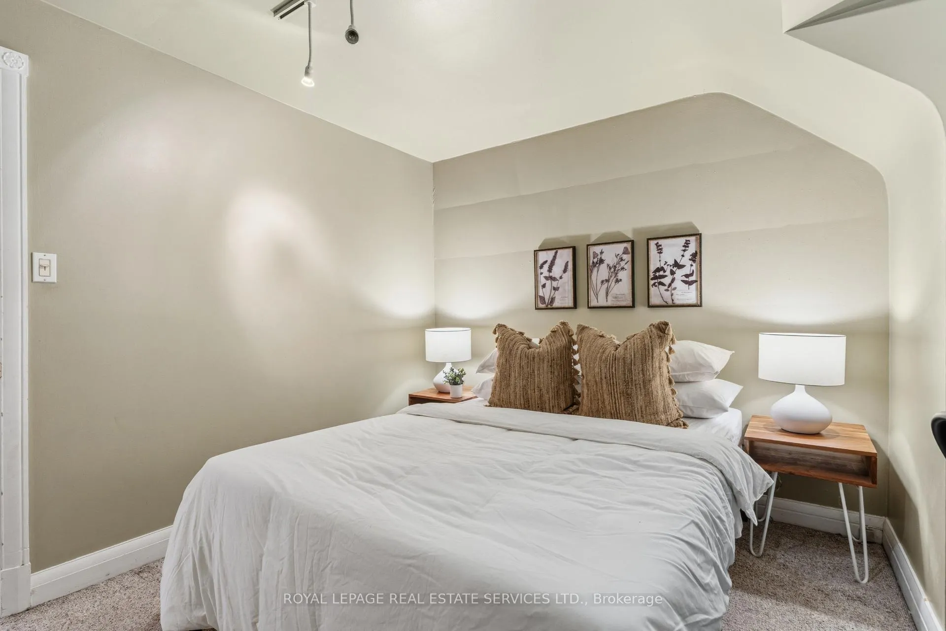Photo 25 of 16 Princeton Road, Etobicoke, Kingsway South — HOMEH