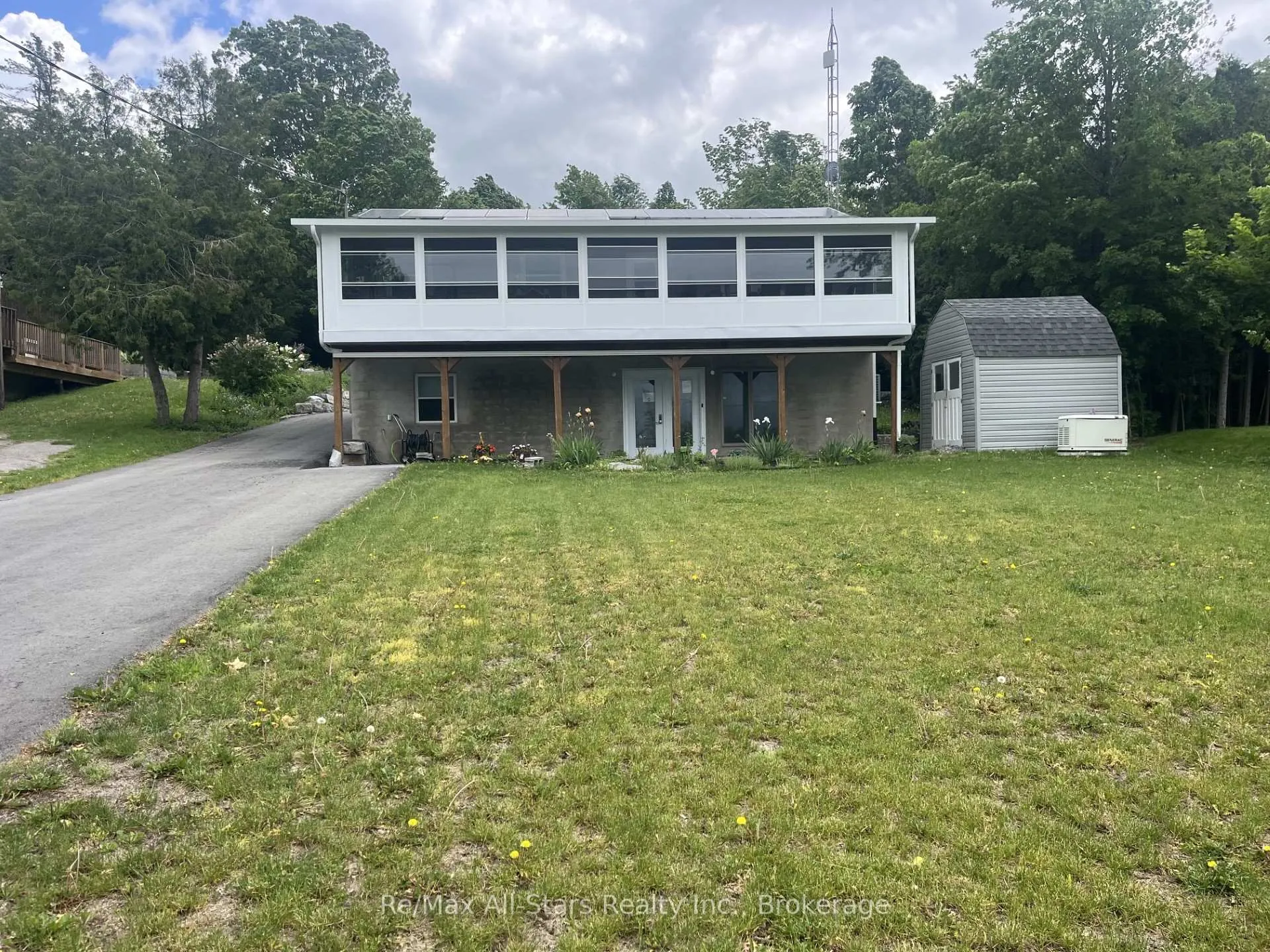 Front of 851 Cedar Glen Road