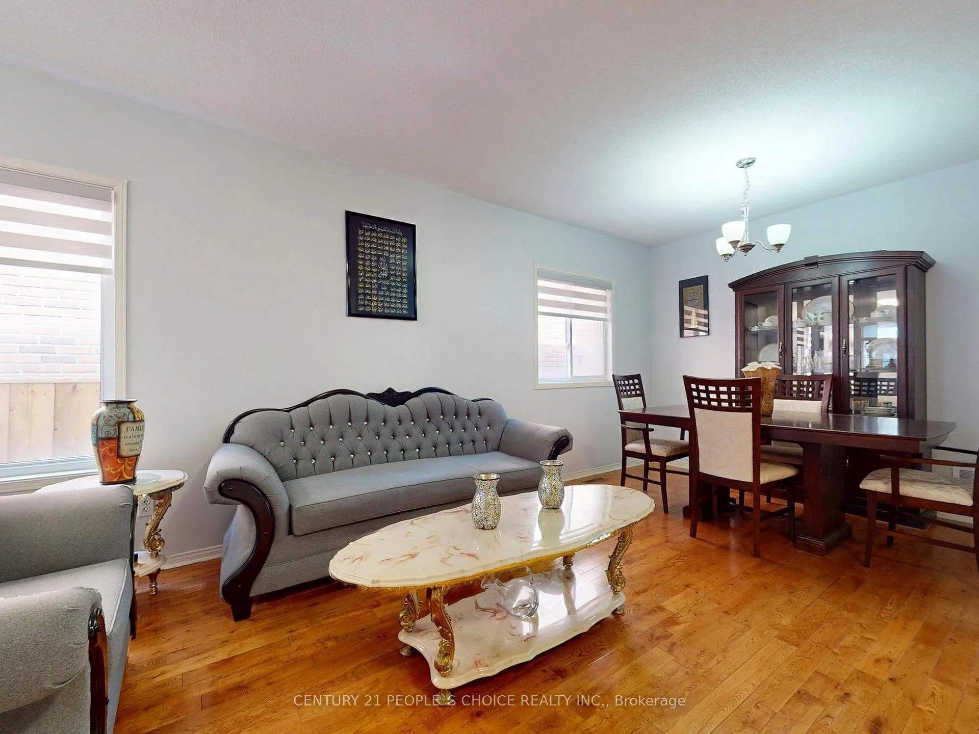 Photo 3 of 1082 Galesway Boulevard, Mississauga, East Credit — HOMEH